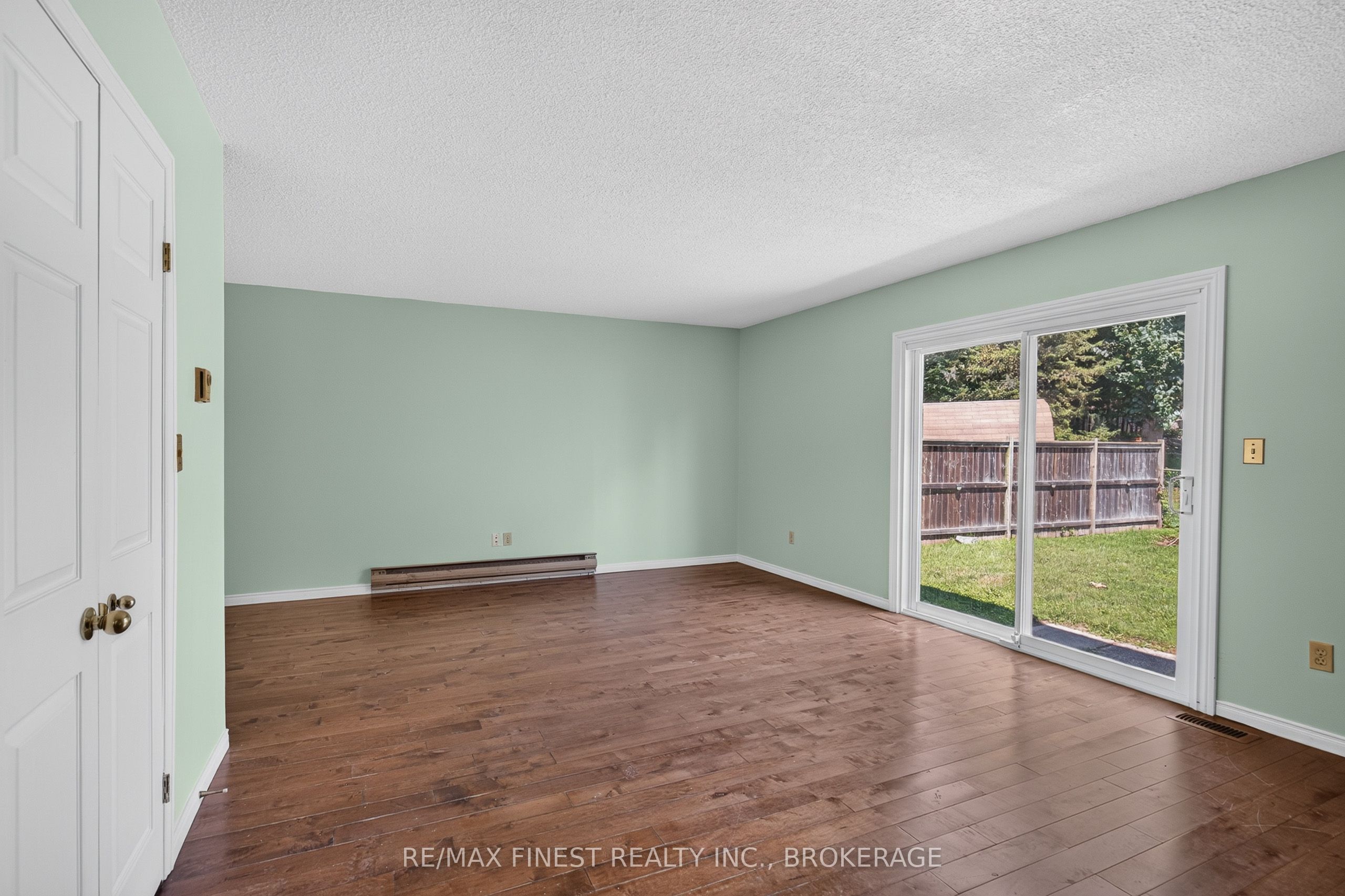 881 Ludgate Crescent Property Photo 21