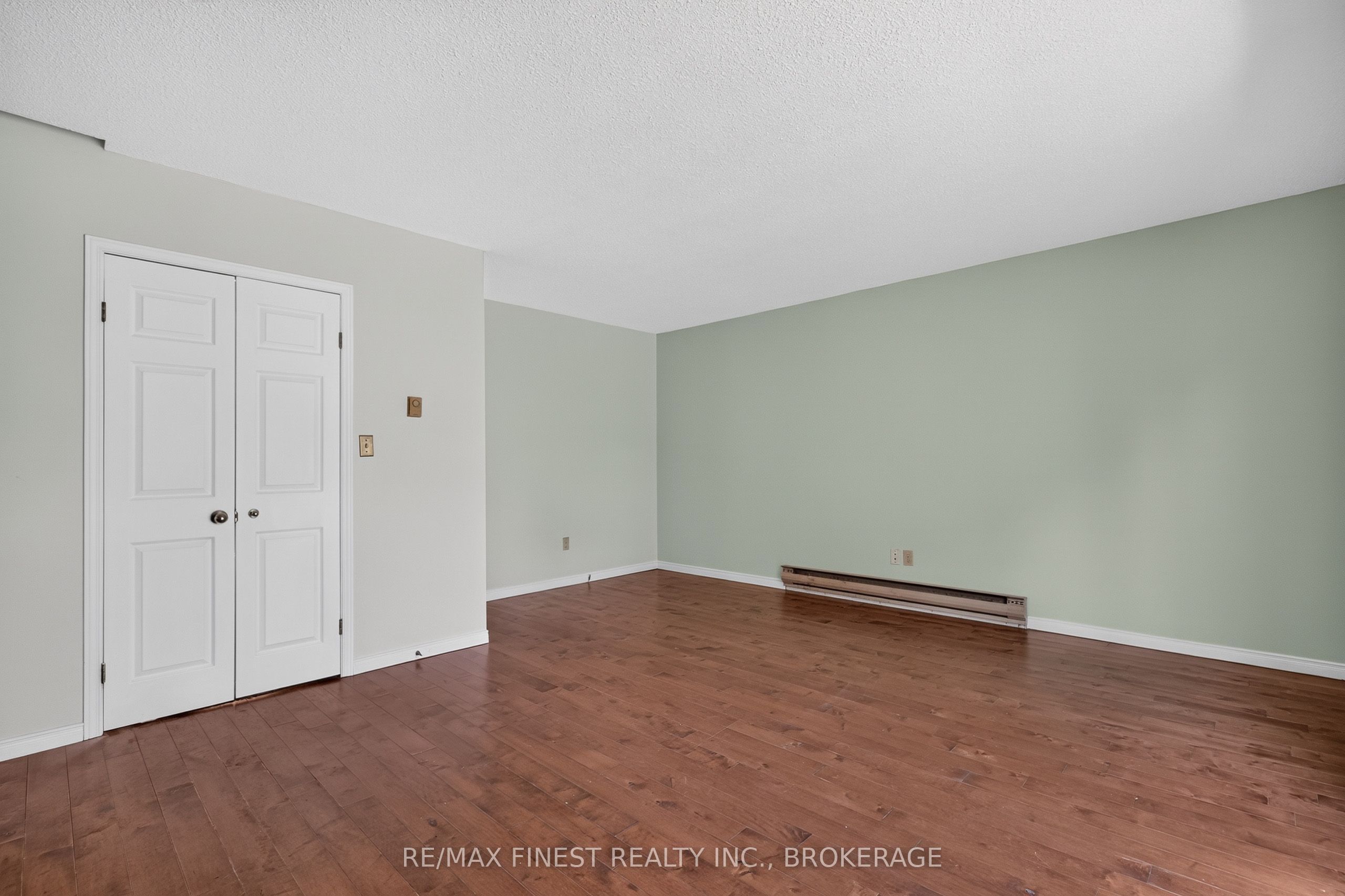 881 Ludgate Crescent Property Photo 25