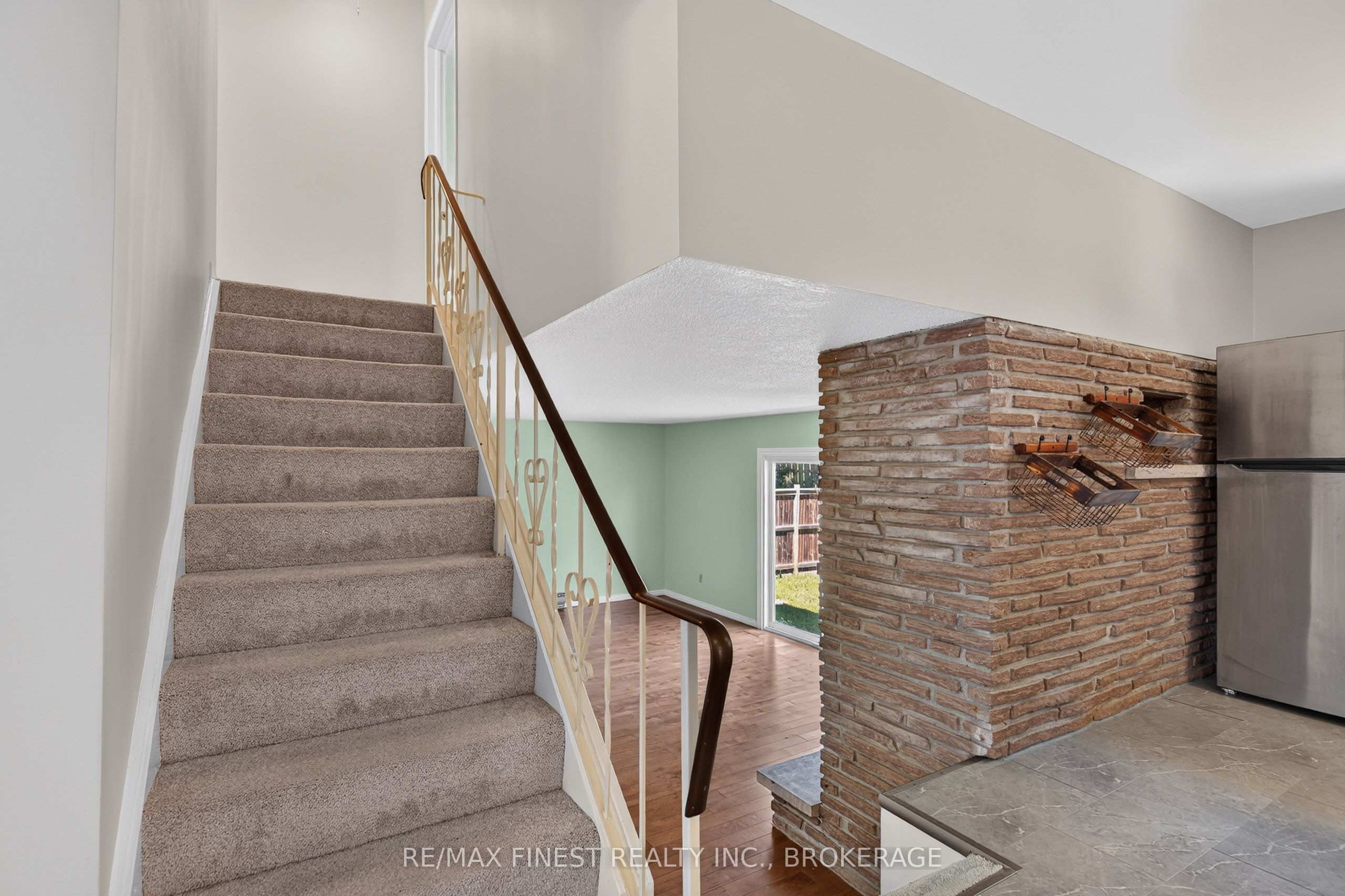 881 Ludgate Crescent Property Photo 26