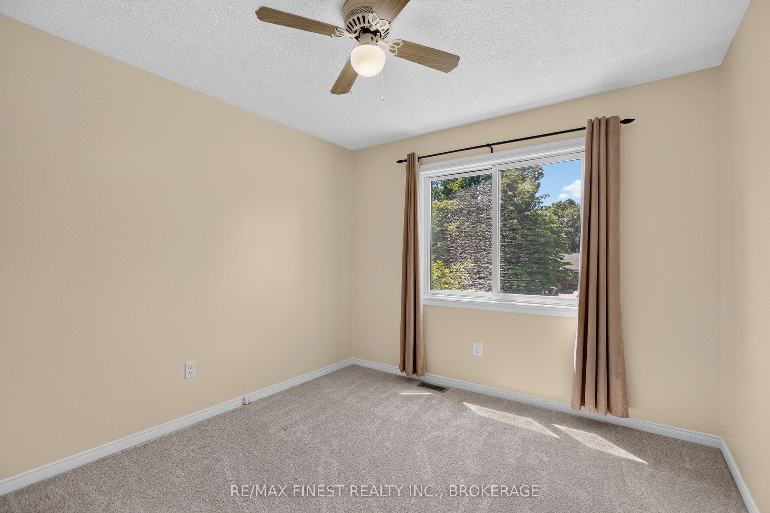 881 Ludgate Crescent Property Photo 34