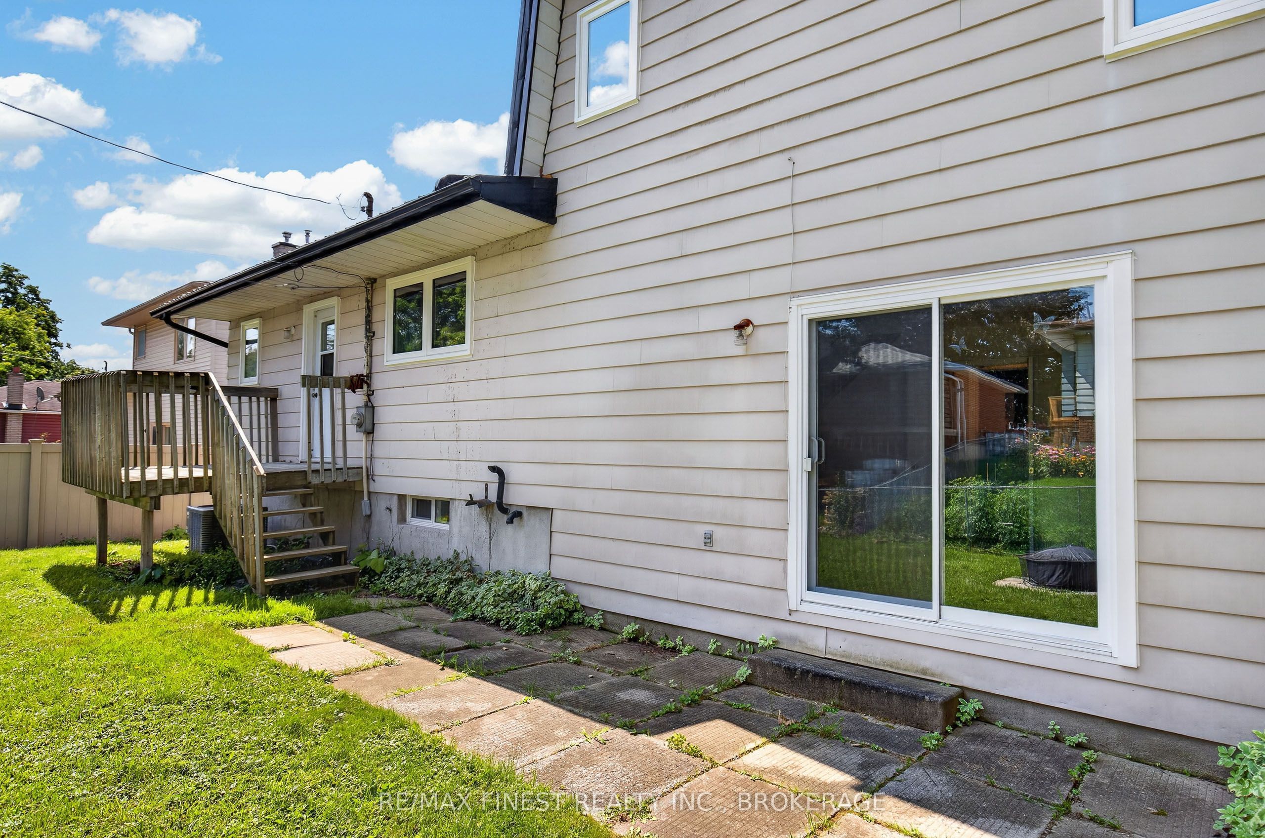 881 Ludgate Crescent Property Photo 42