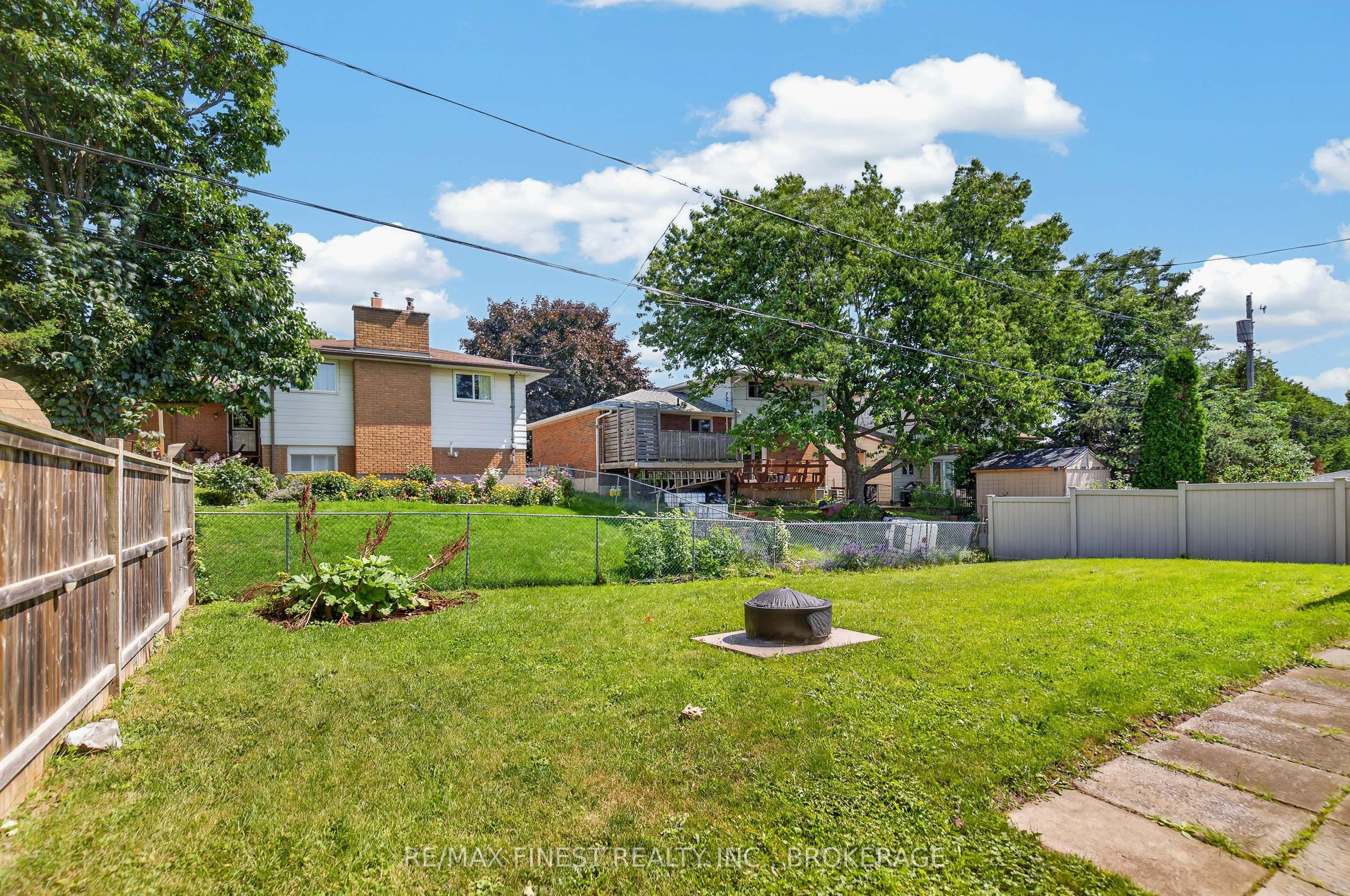 881 Ludgate Crescent Property Photo 45