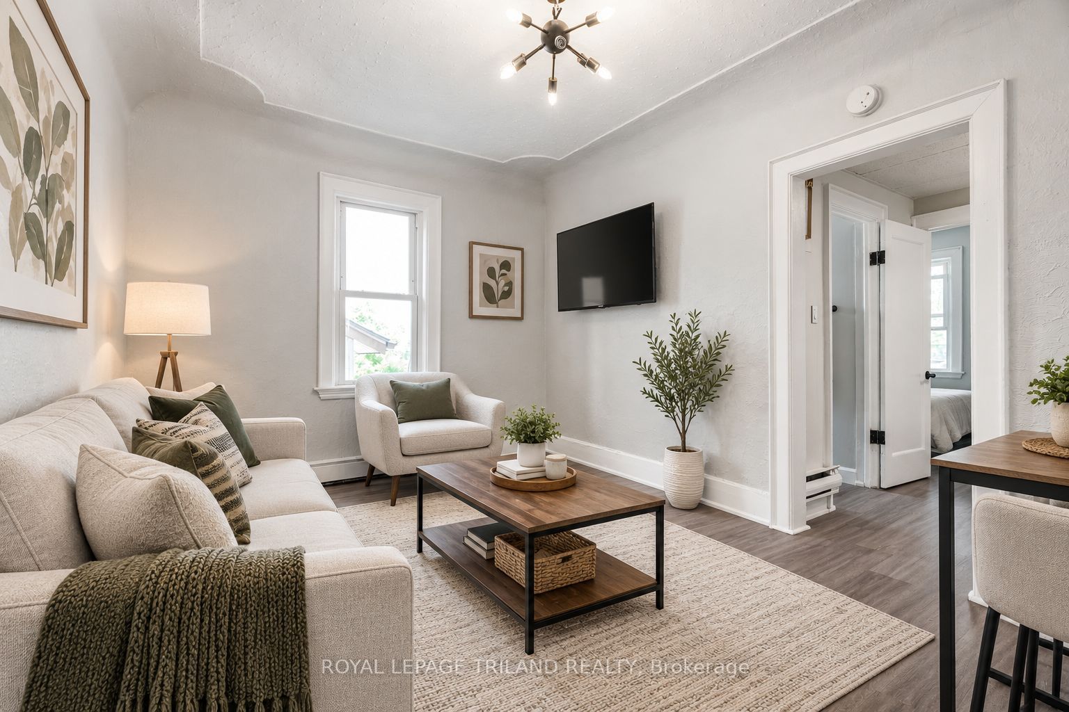 425 Mckenzie Avenue 8 Property Photo 3