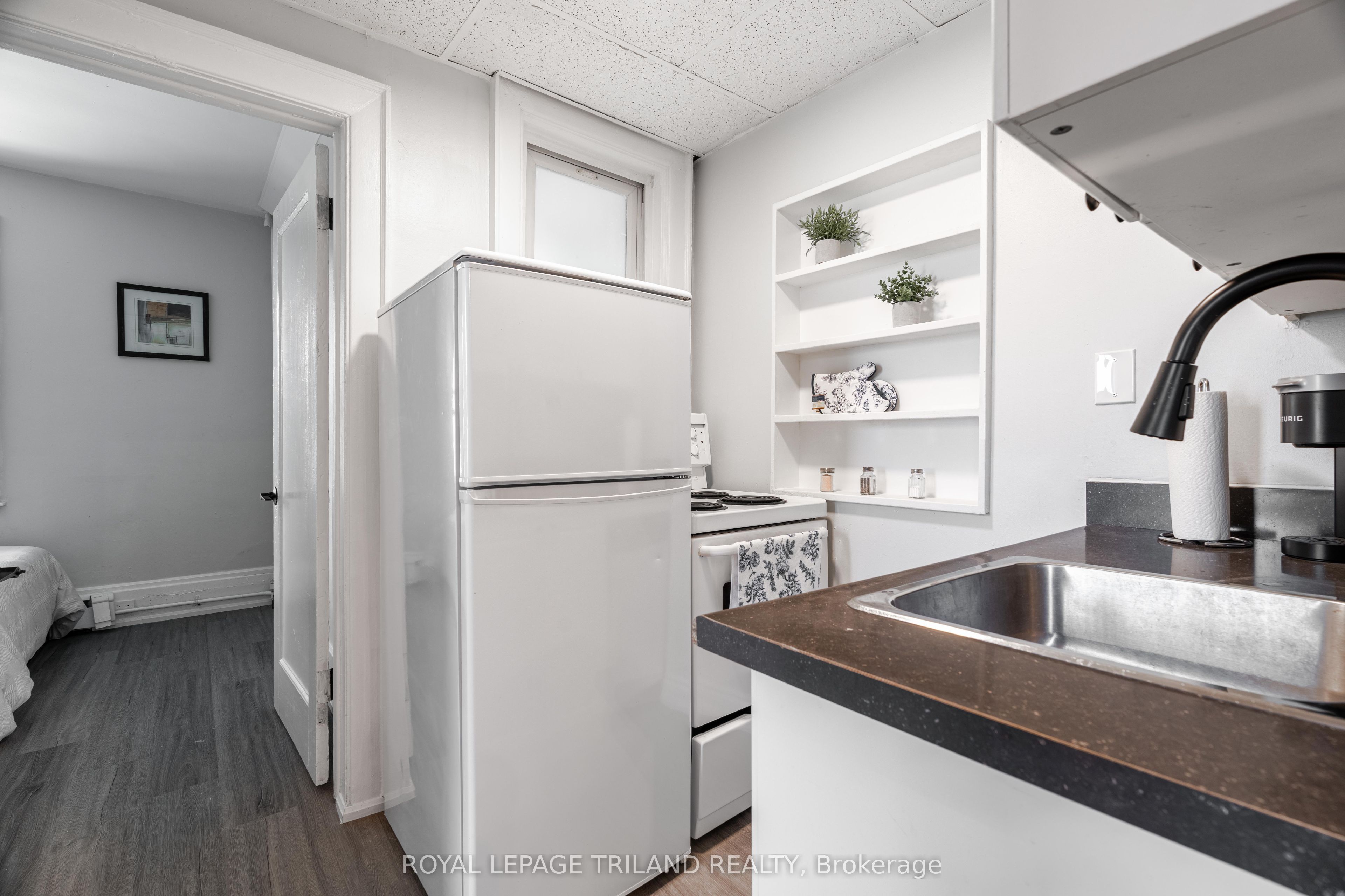 425 Mckenzie Avenue 8 Property Photo 4