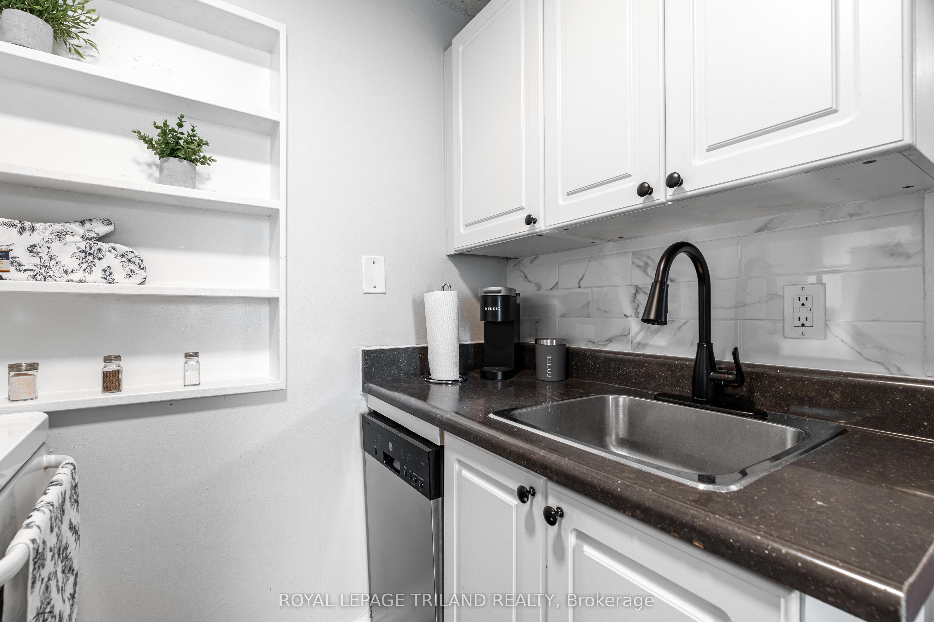 425 Mckenzie Avenue 8 Property Photo 6