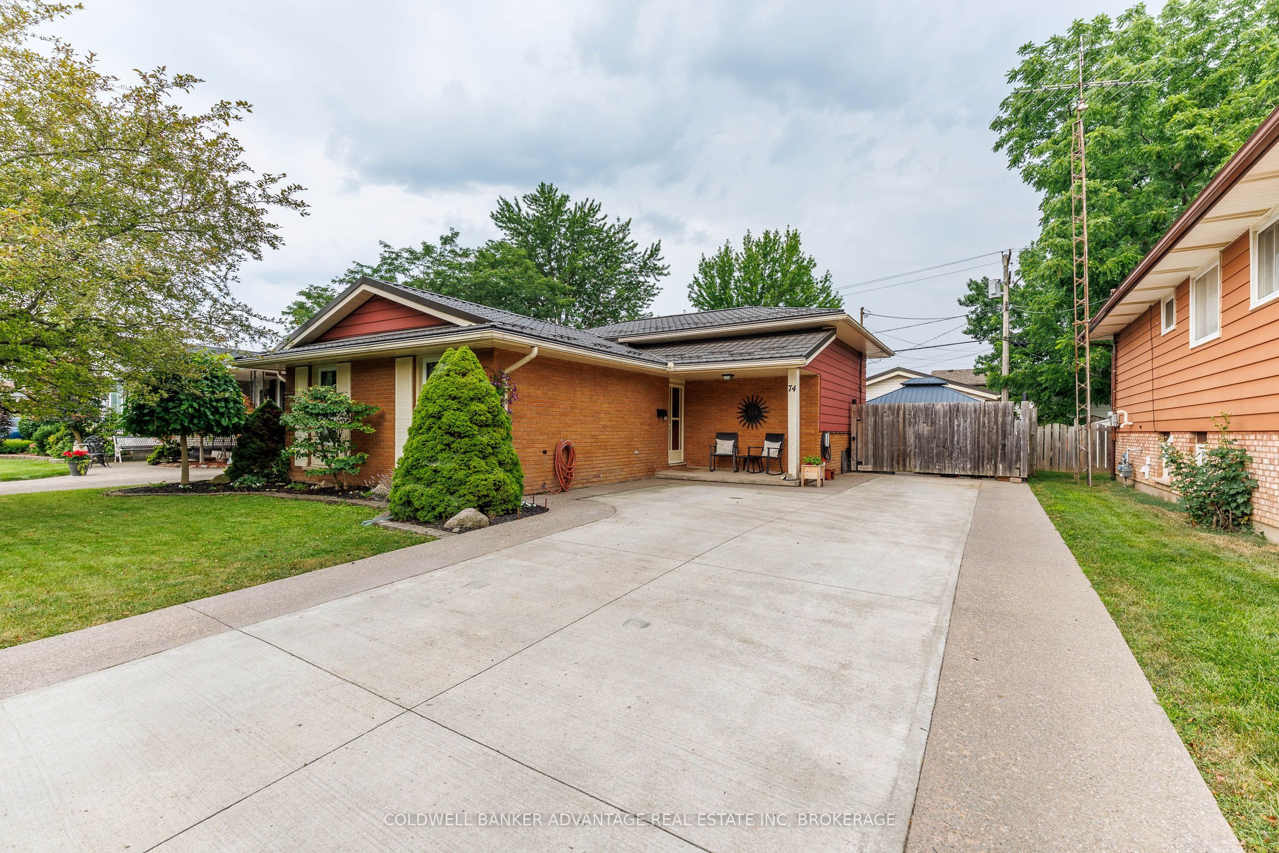 74 Pinehurst Drive Property Photo 2