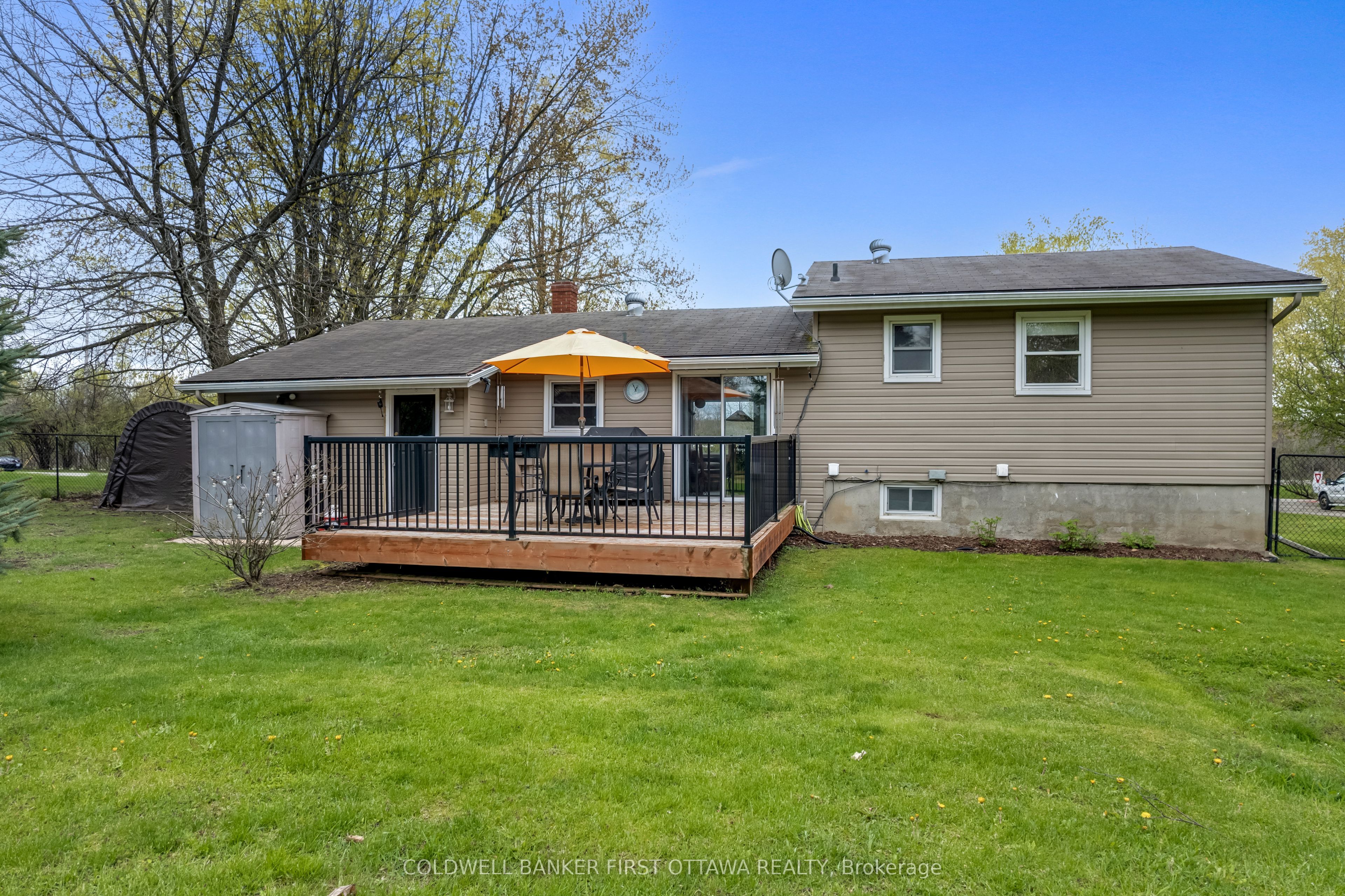114 Morris Road S Property Photo 4