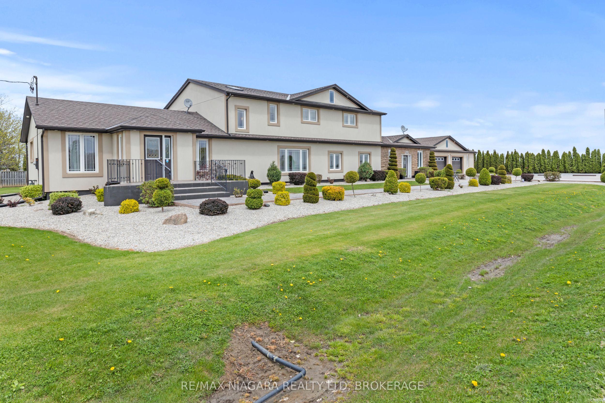 724 Line 3 Road S Property Photo 3