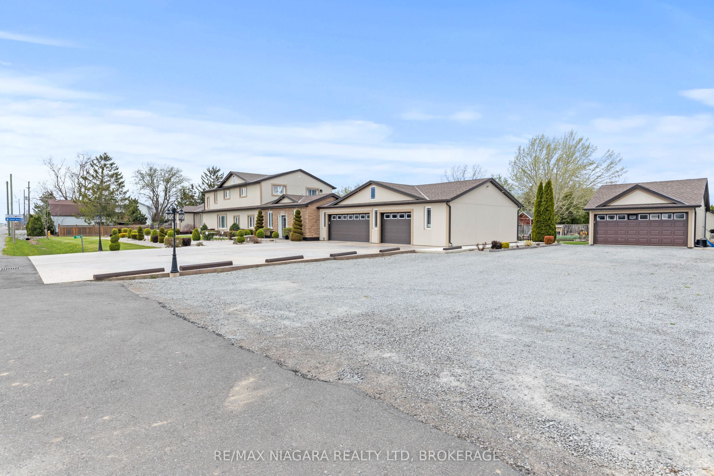 724 Line 3 Road S Property Photo 4