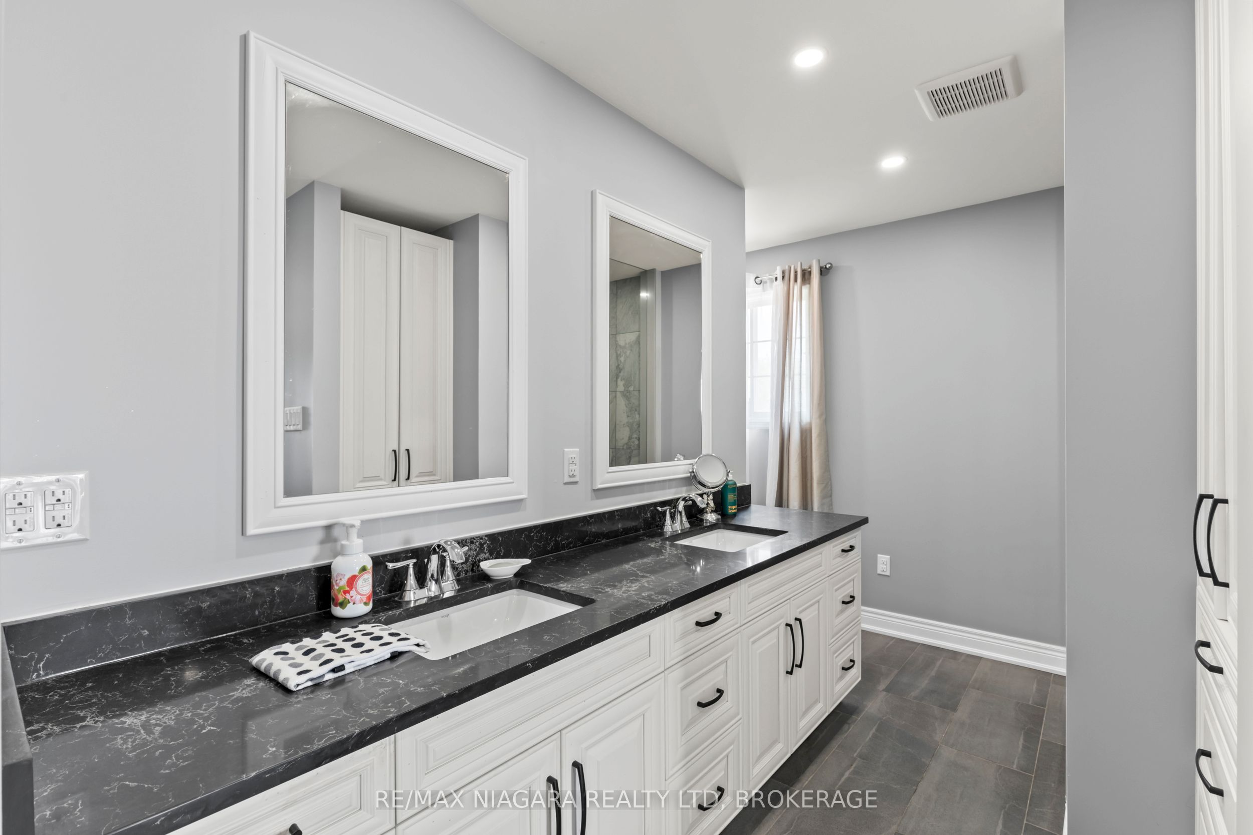 724 Line 3 Road S Property Photo 26