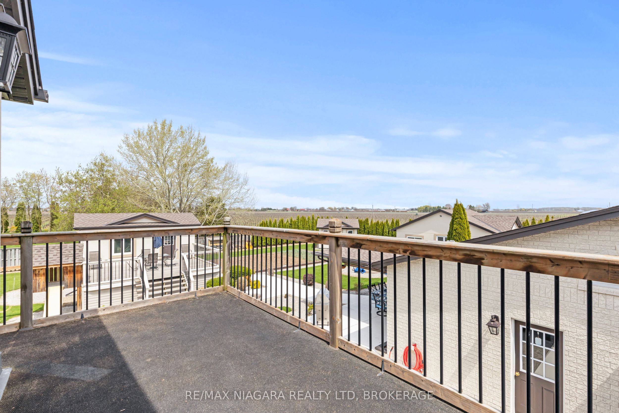 724 Line 3 Road S Property Photo 28