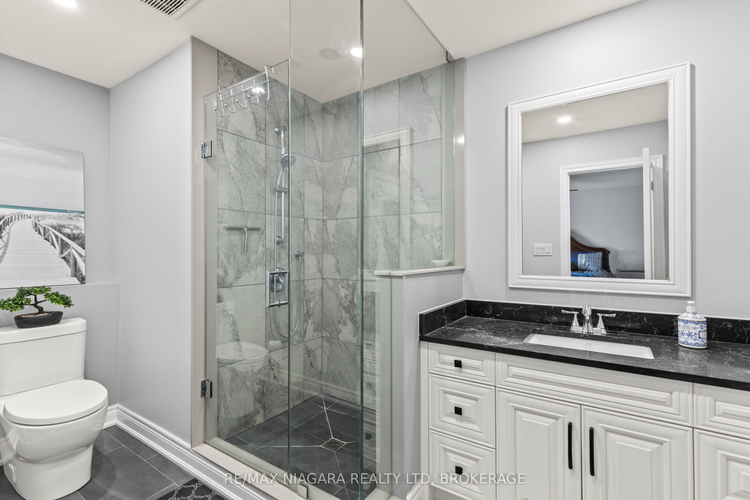 724 Line 3 Road S Property Photo 33