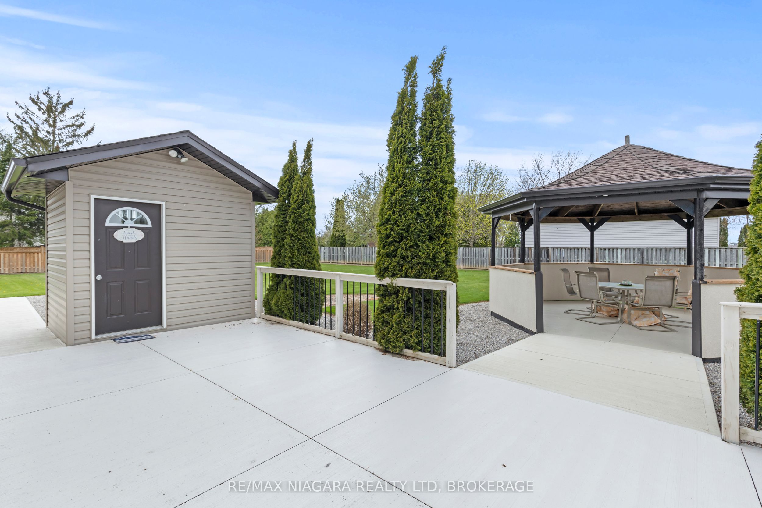 724 Line 3 Road S Property Photo 42