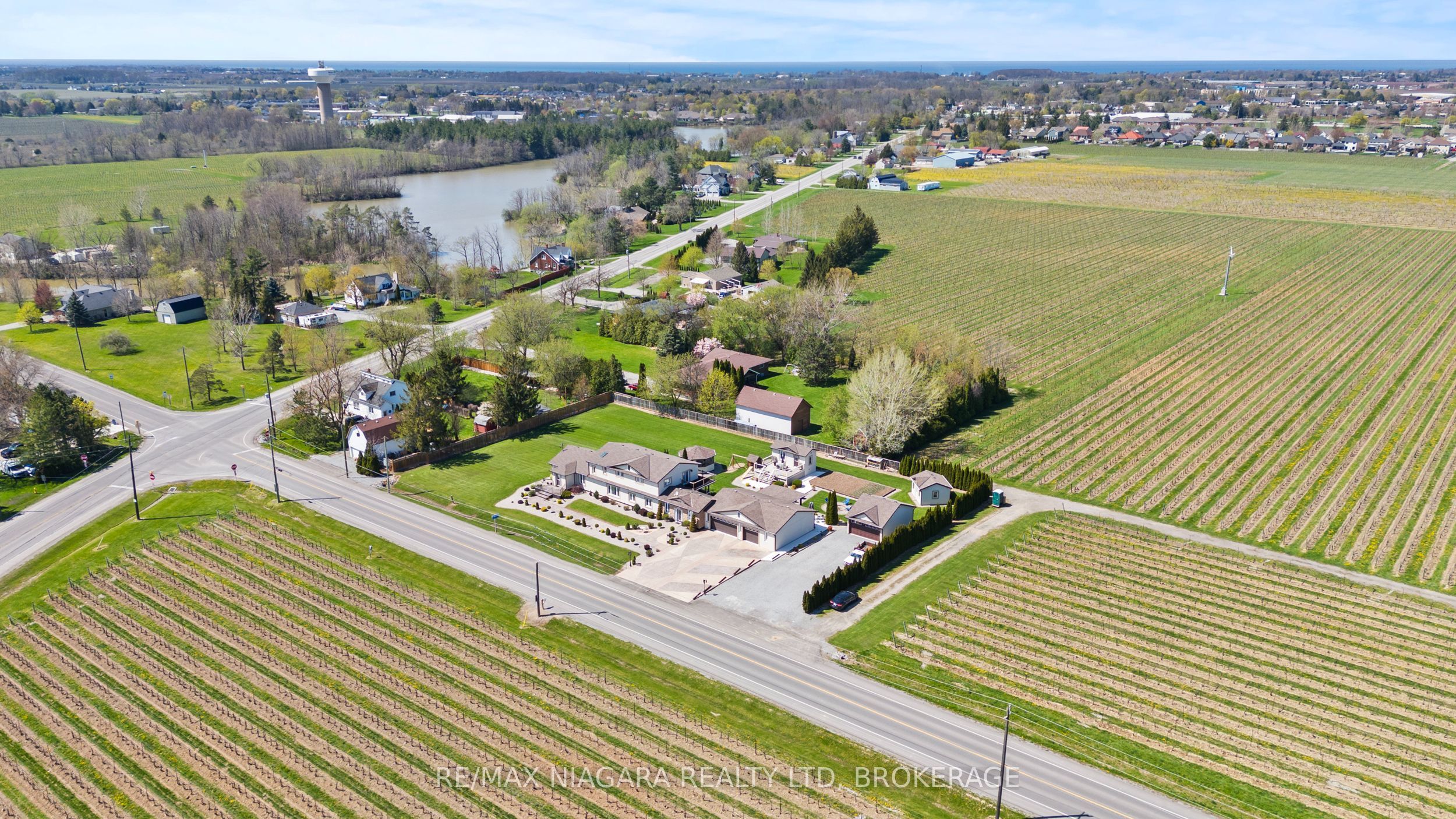 724 Line 3 Road S Property Photo 47