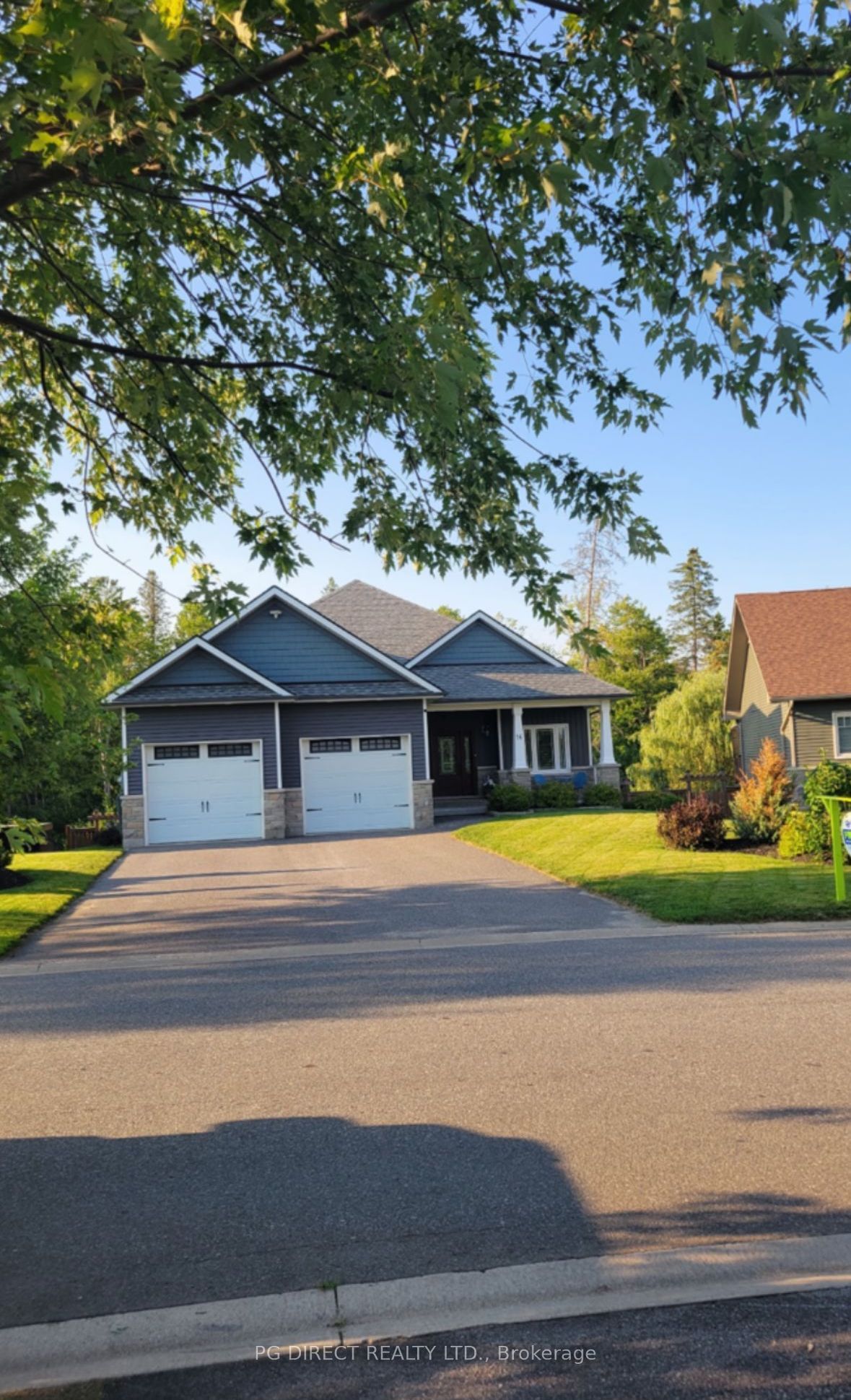 16 Woodstream Drive W Property Photo 1