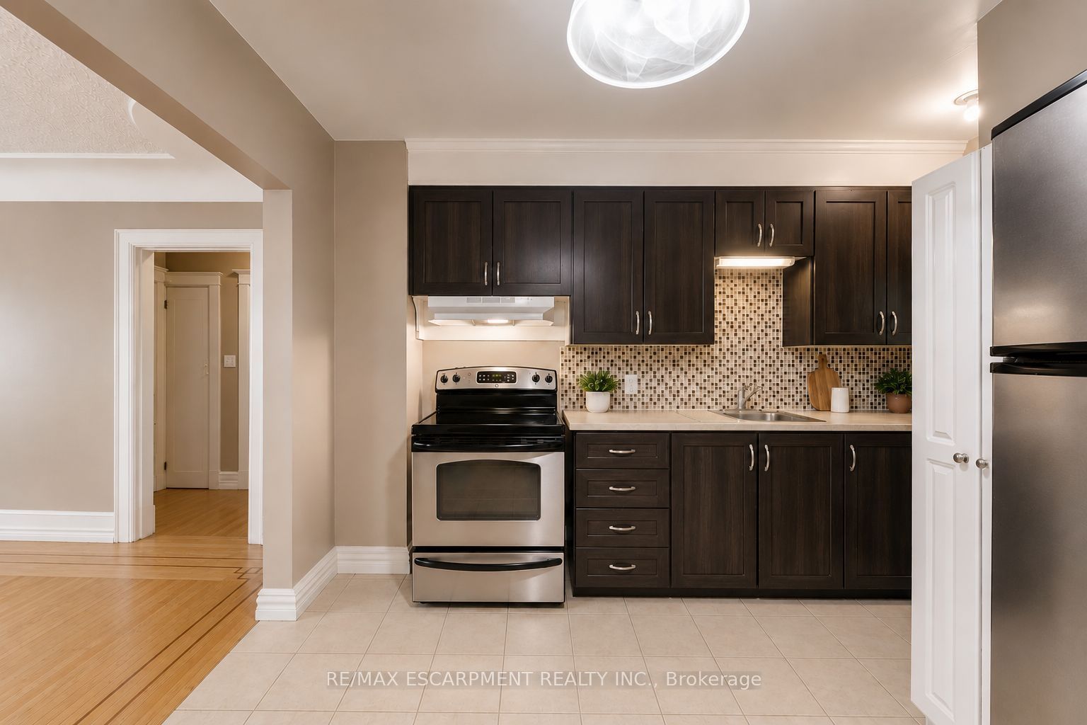 74 Royal Avenue Property Photo 7