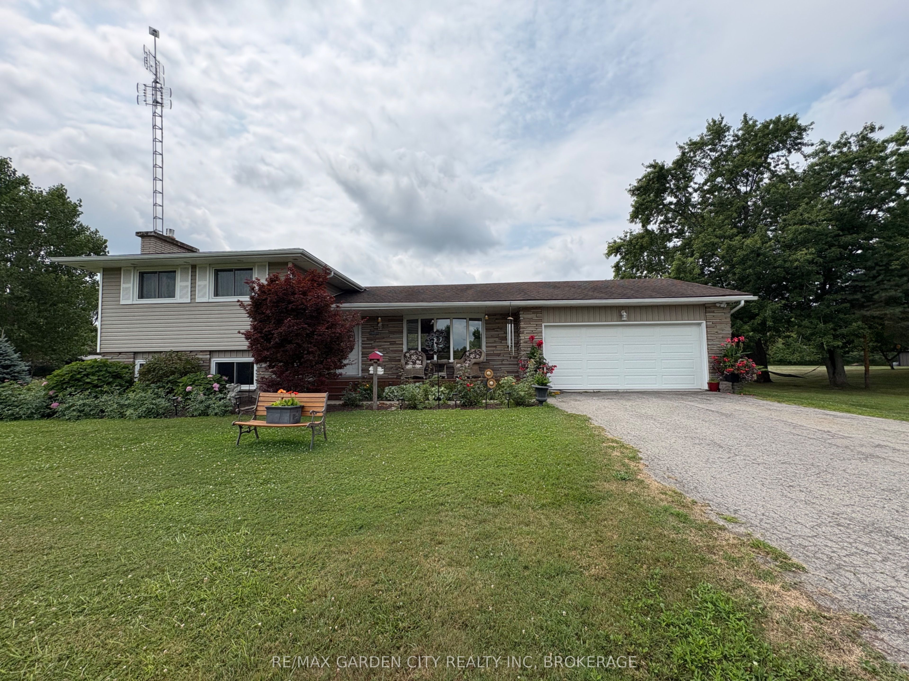 147 CAIRNS Crescent