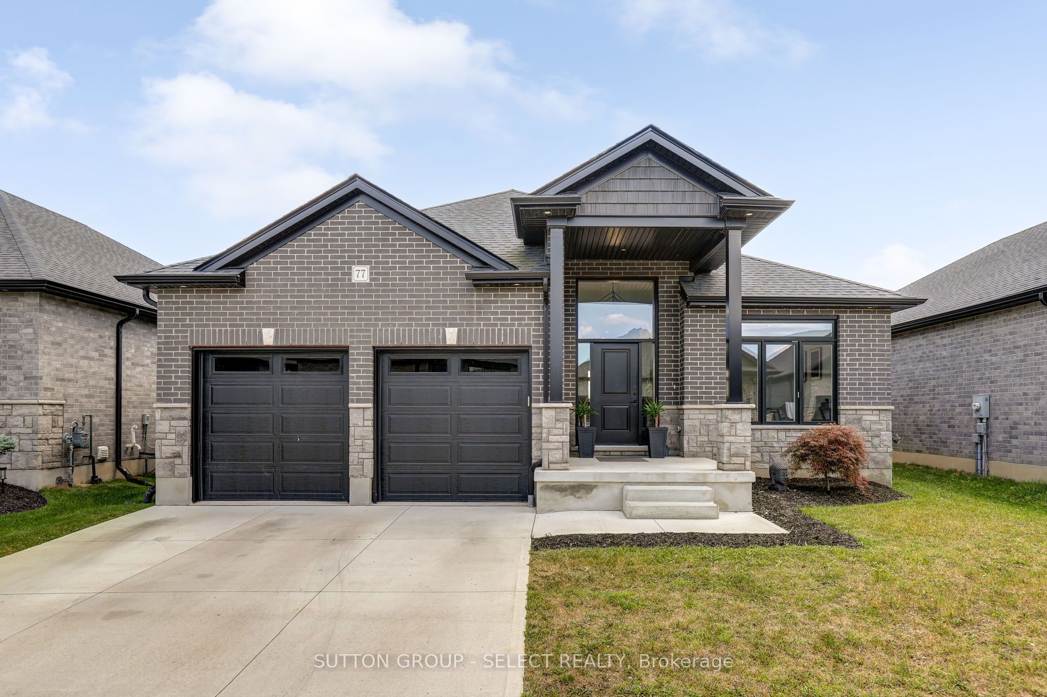 383 DAVENTRY Way 77 Property Photo 1