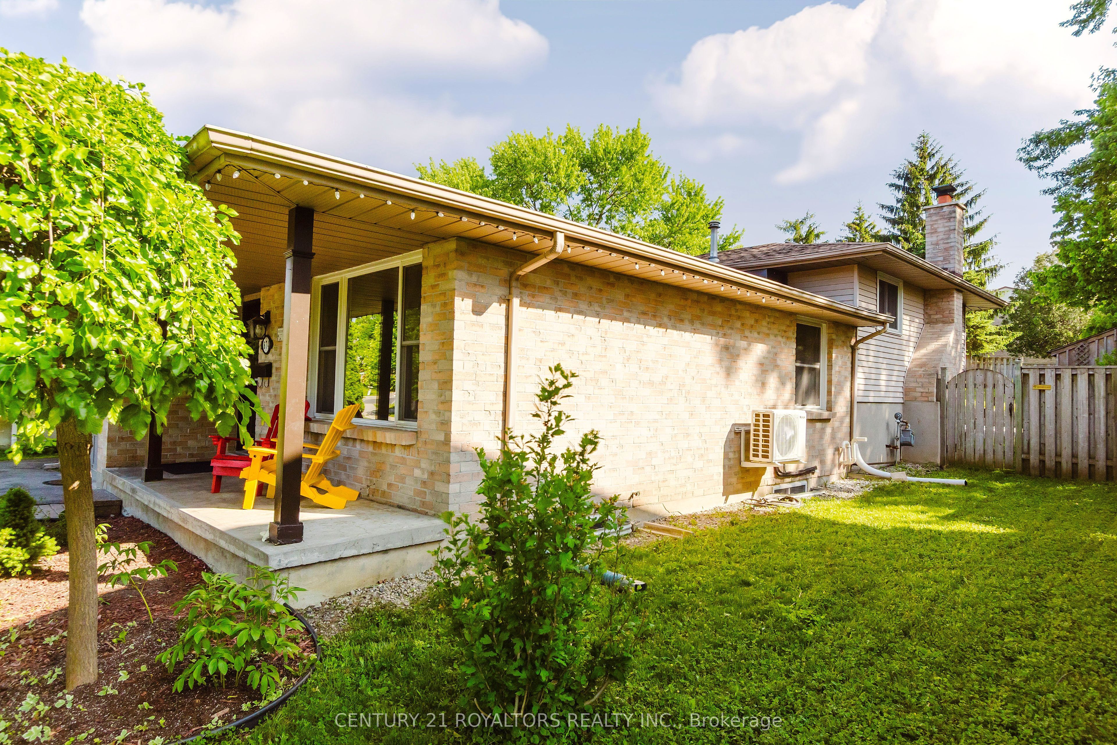 674 Chiddington Avenue Property Photo 2