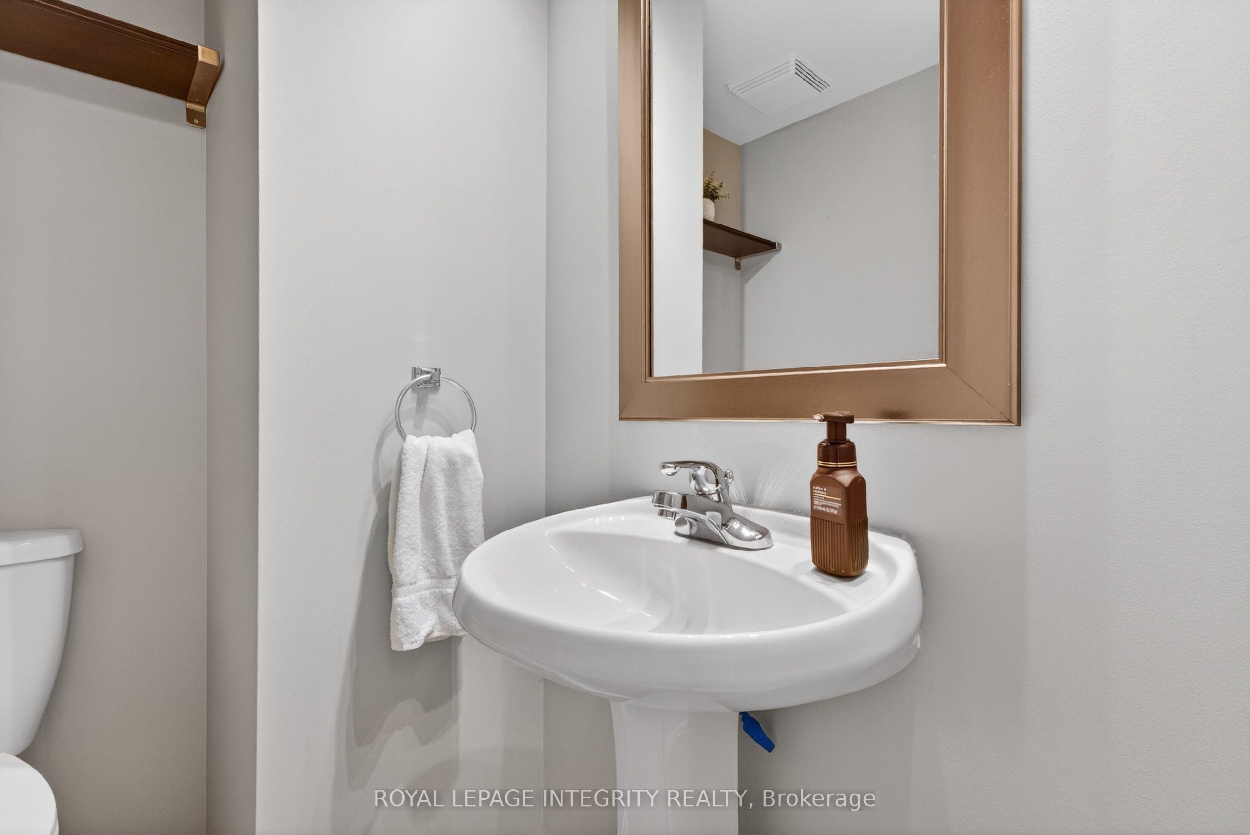 256 Cresthaven Drive Property Photo 7