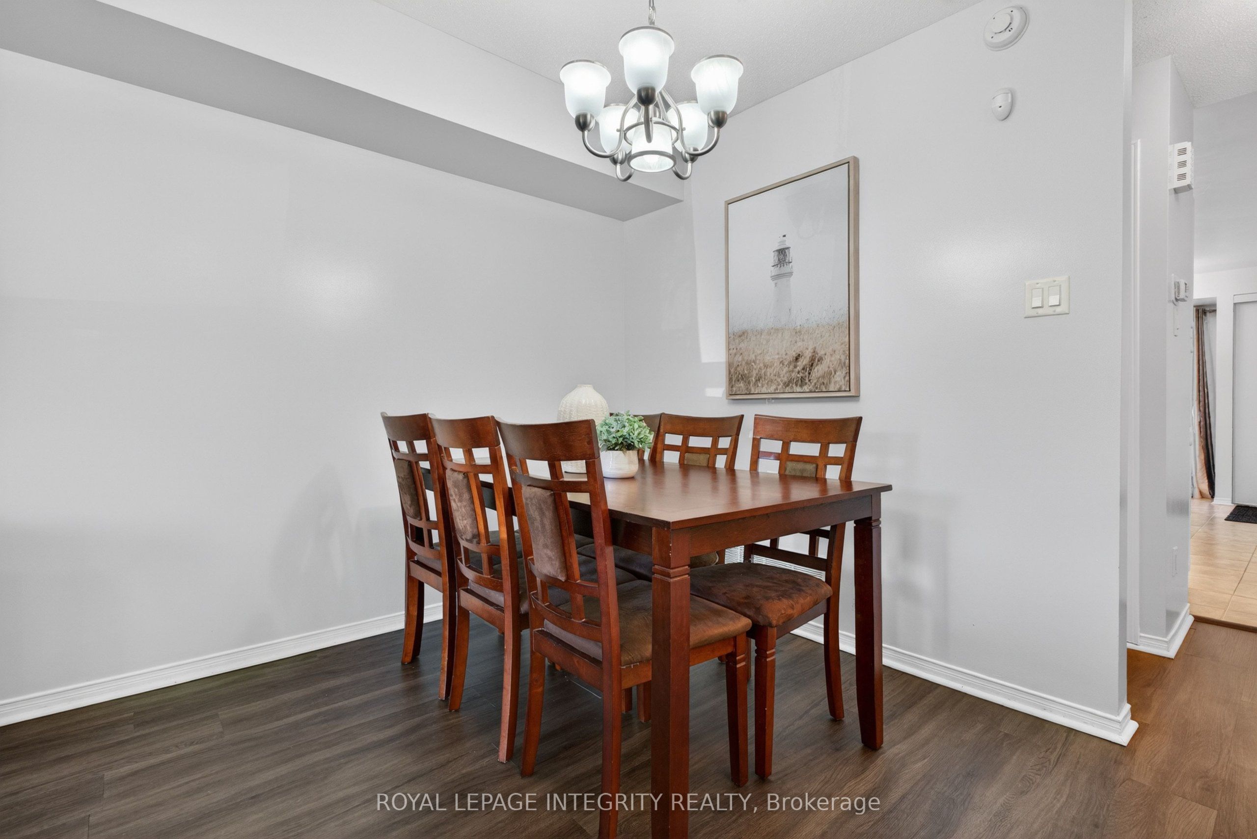 256 Cresthaven Drive Property Photo 8