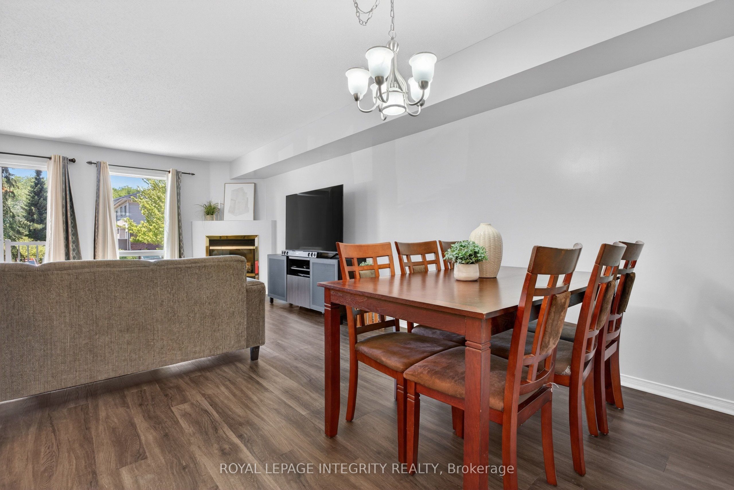 256 Cresthaven Drive Property Photo 9