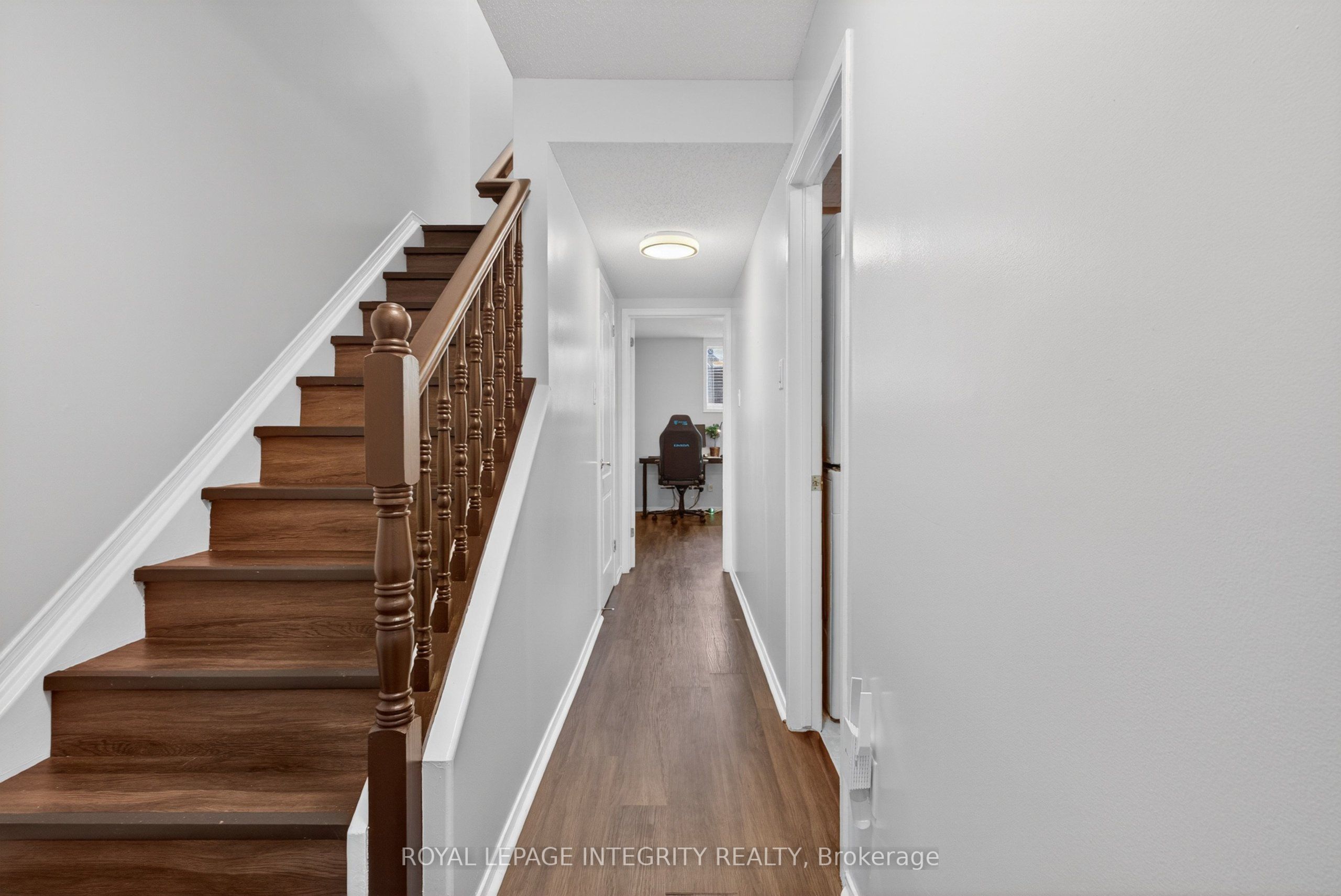 256 Cresthaven Drive Property Photo 14
