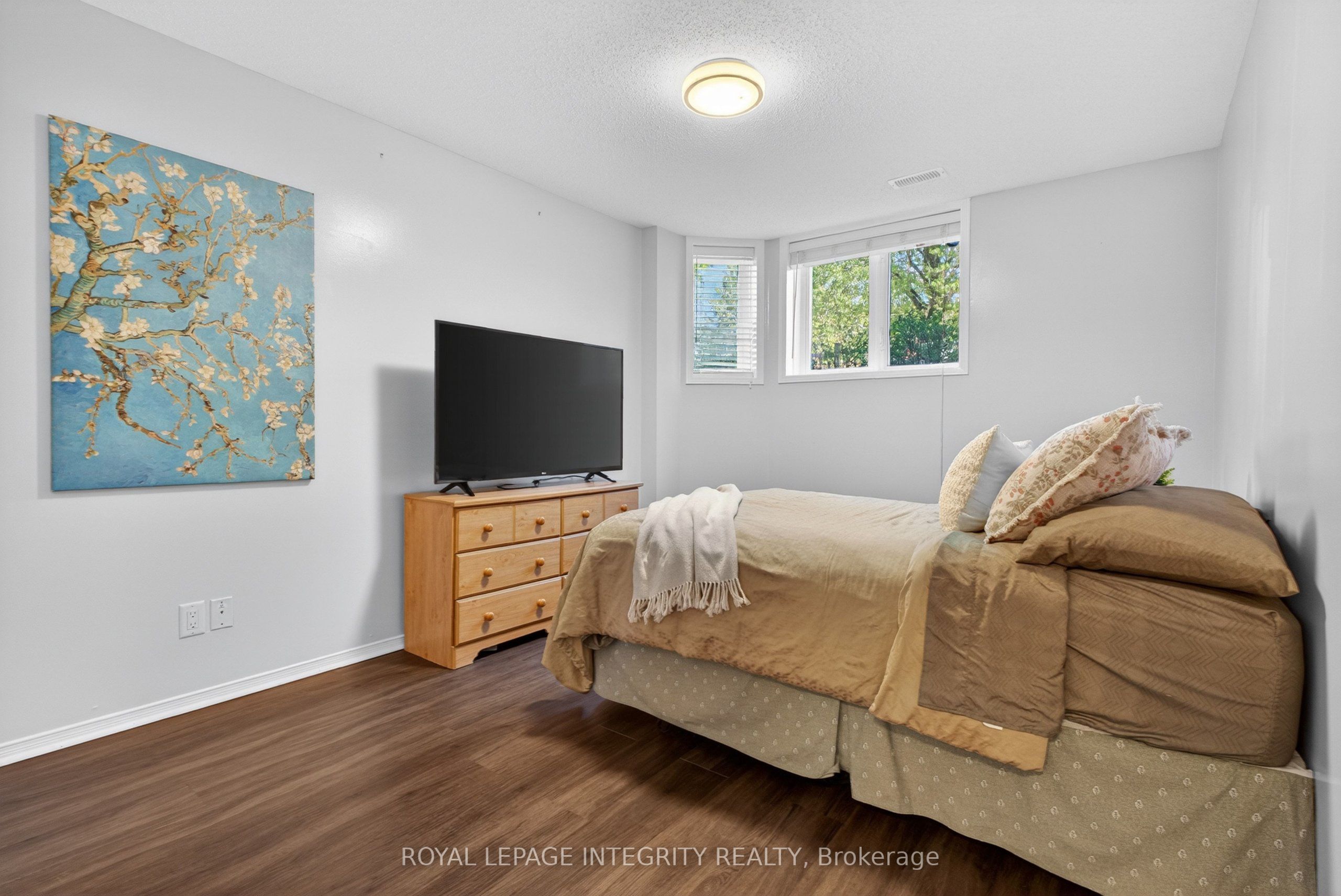 256 Cresthaven Drive Property Photo 16