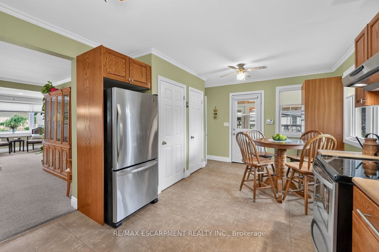 23 Lakeview Avenue Property Photo 10