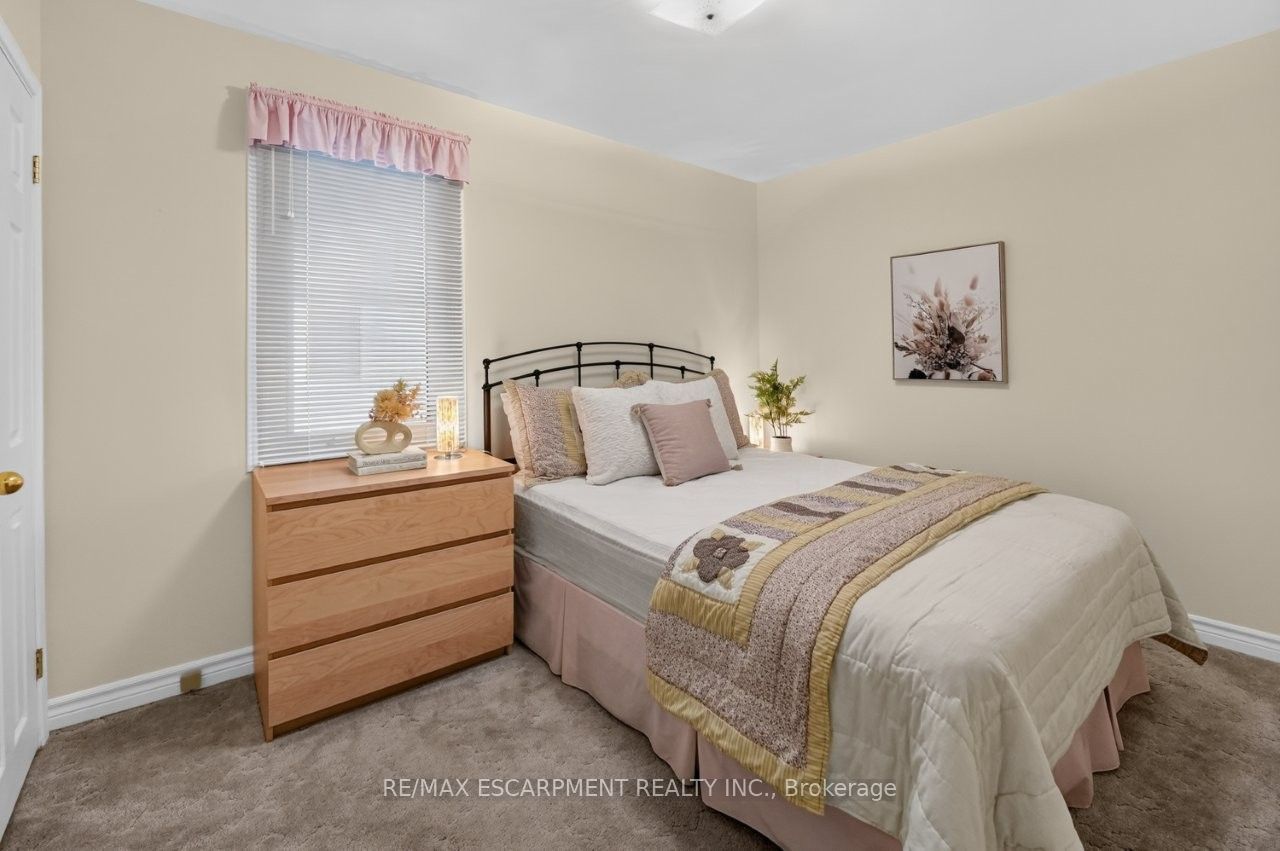 23 Lakeview Avenue Property Photo 17