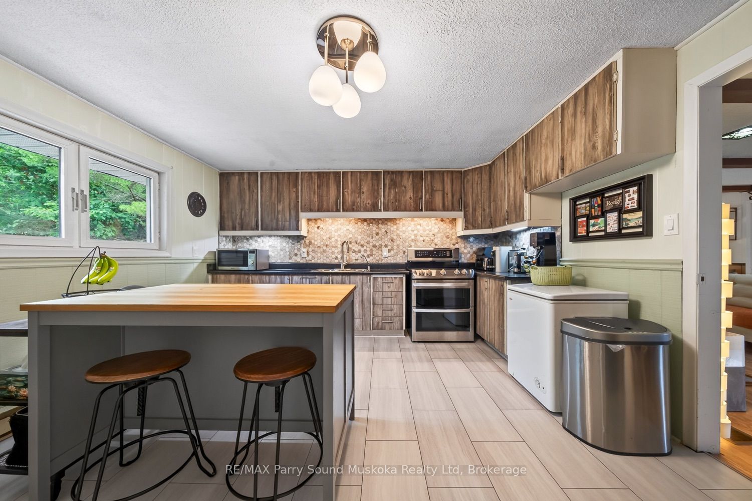 3 Ridgeway Drive Property Photo 8