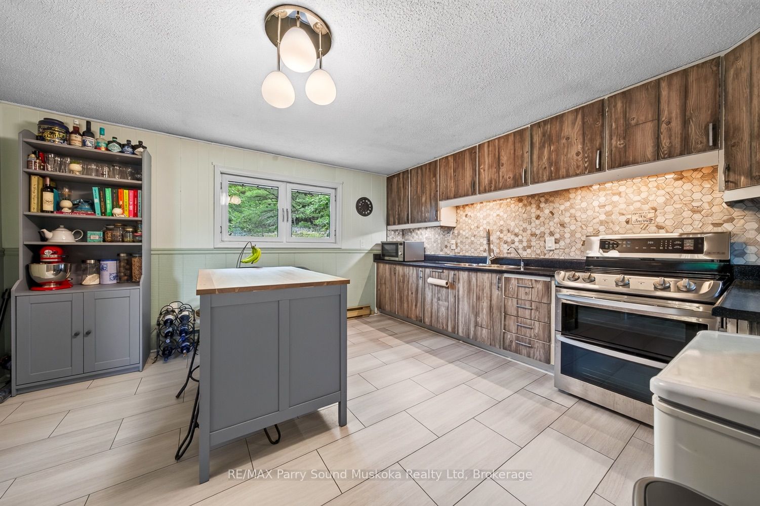 3 Ridgeway Drive Property Photo 9