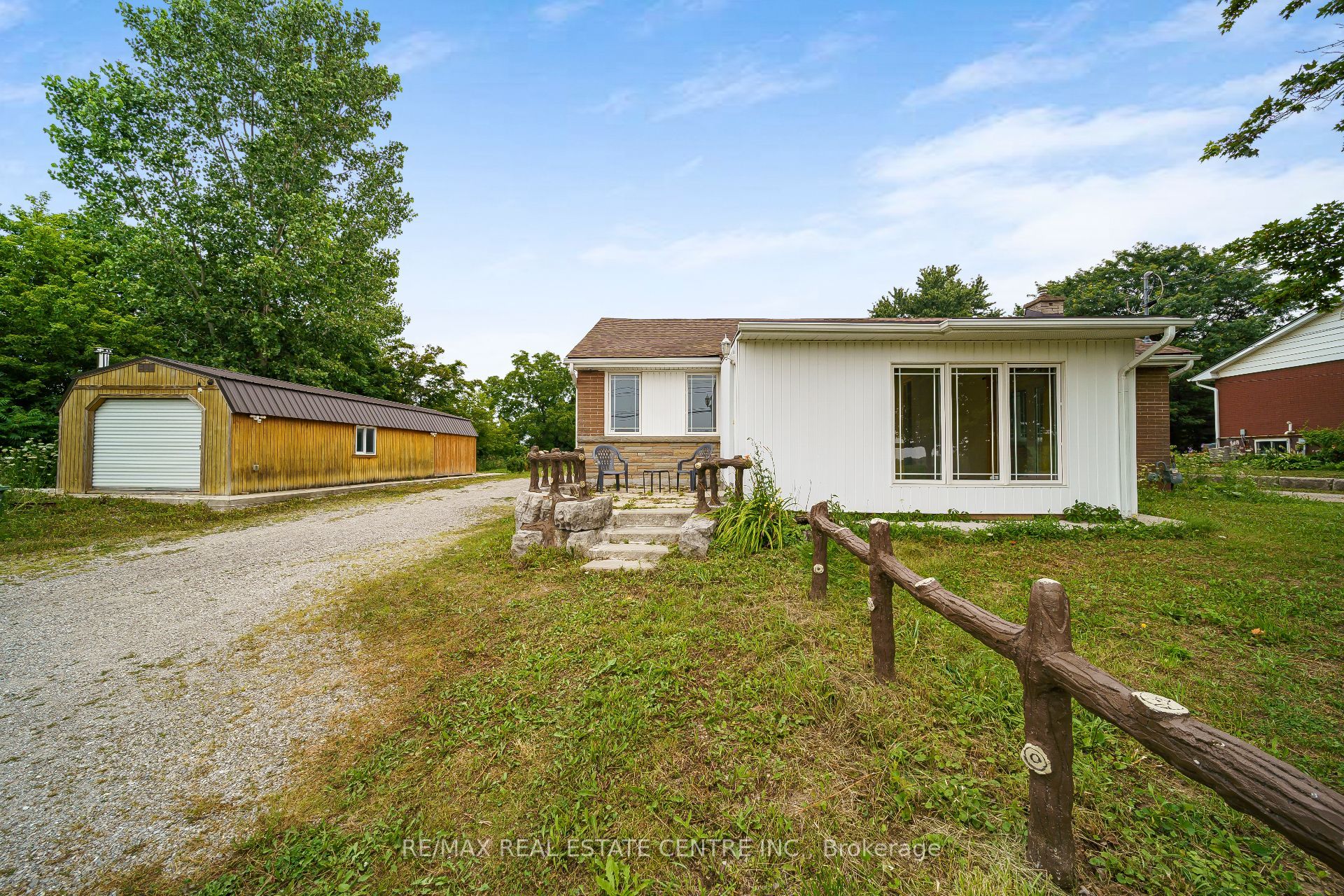 7332 E Twenty Road E Property Photo 1