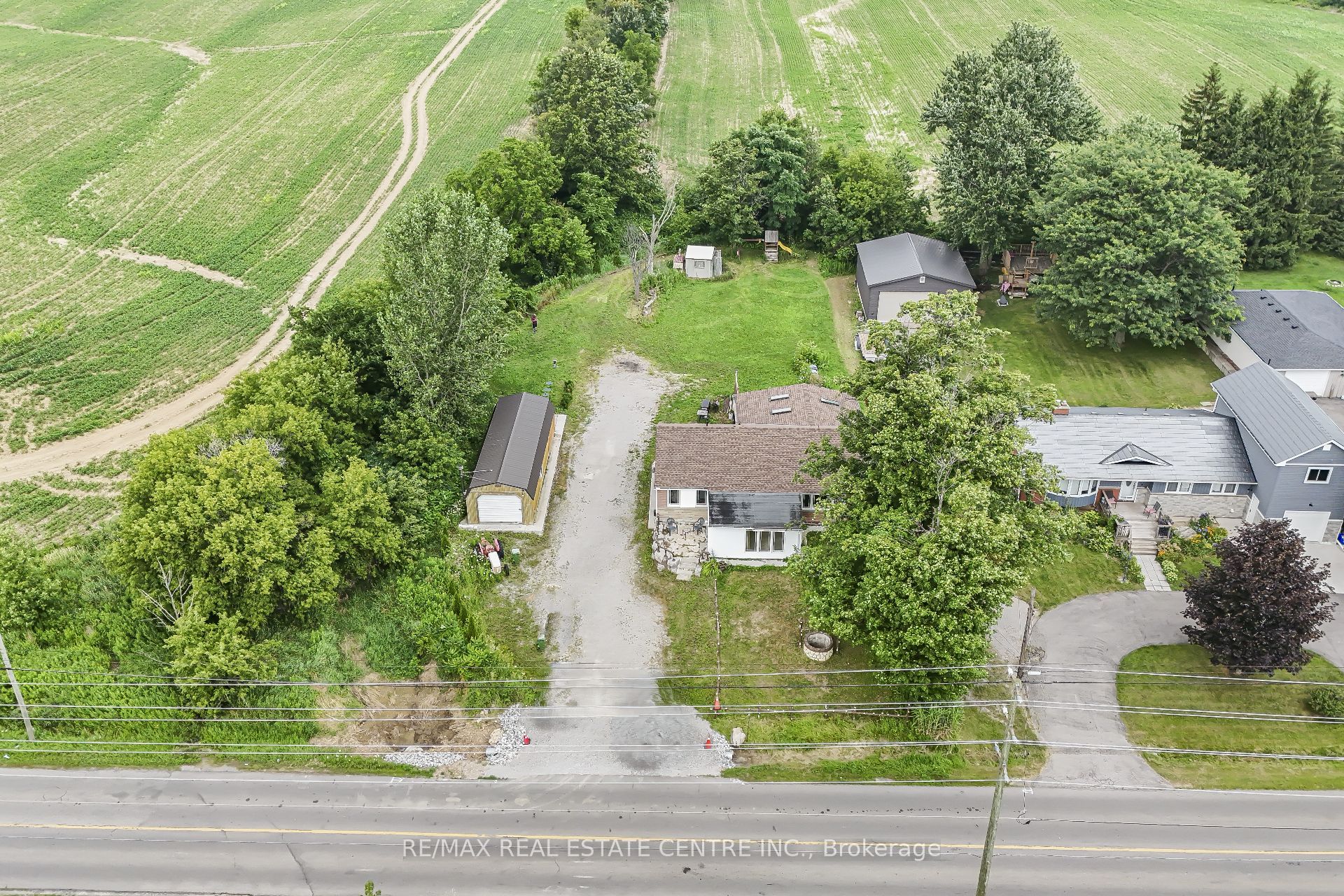 7332 E Twenty Road E Property Photo 2