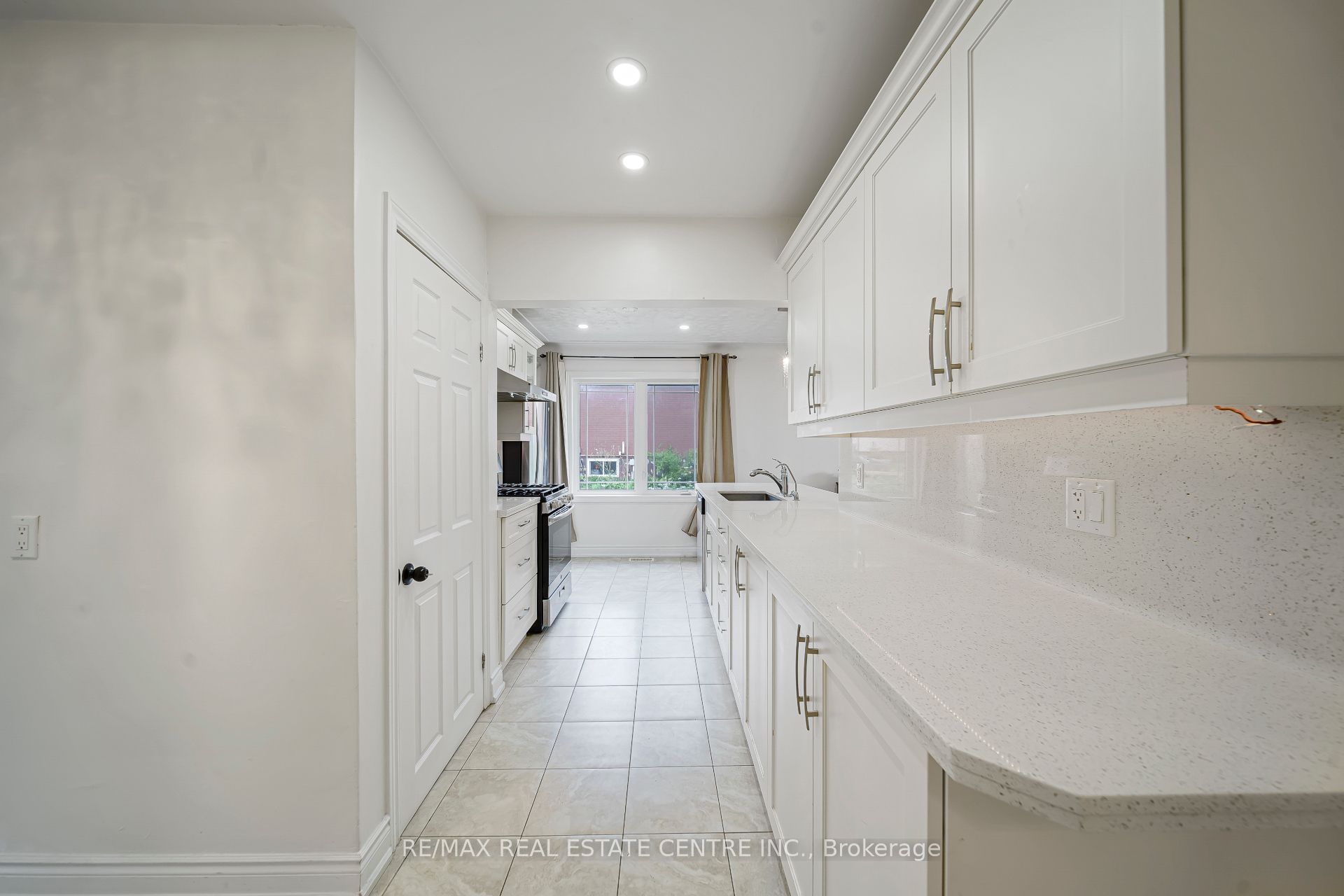7332 E Twenty Road E Property Photo 14