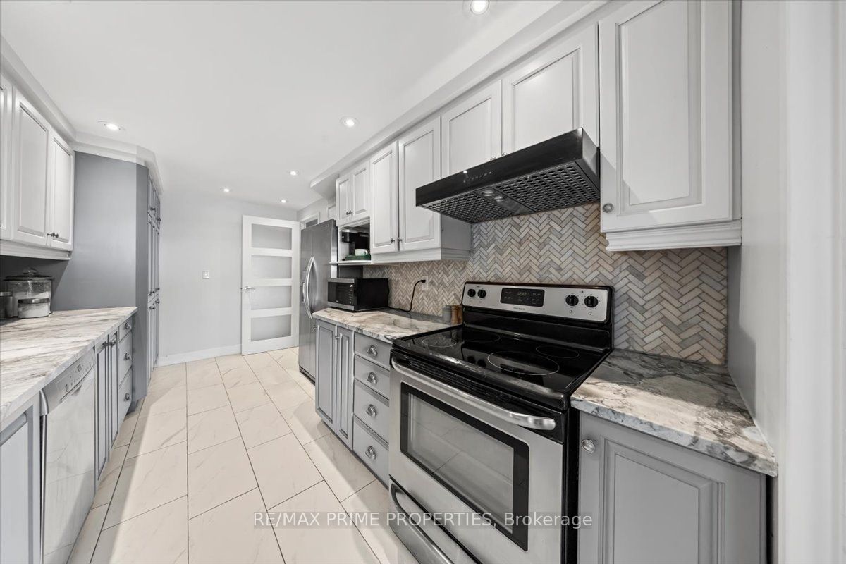 505 St Laurent Boulevard 804 Property Photo 6
