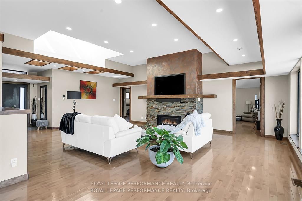 19 George Patrick Drive Property Photo 8