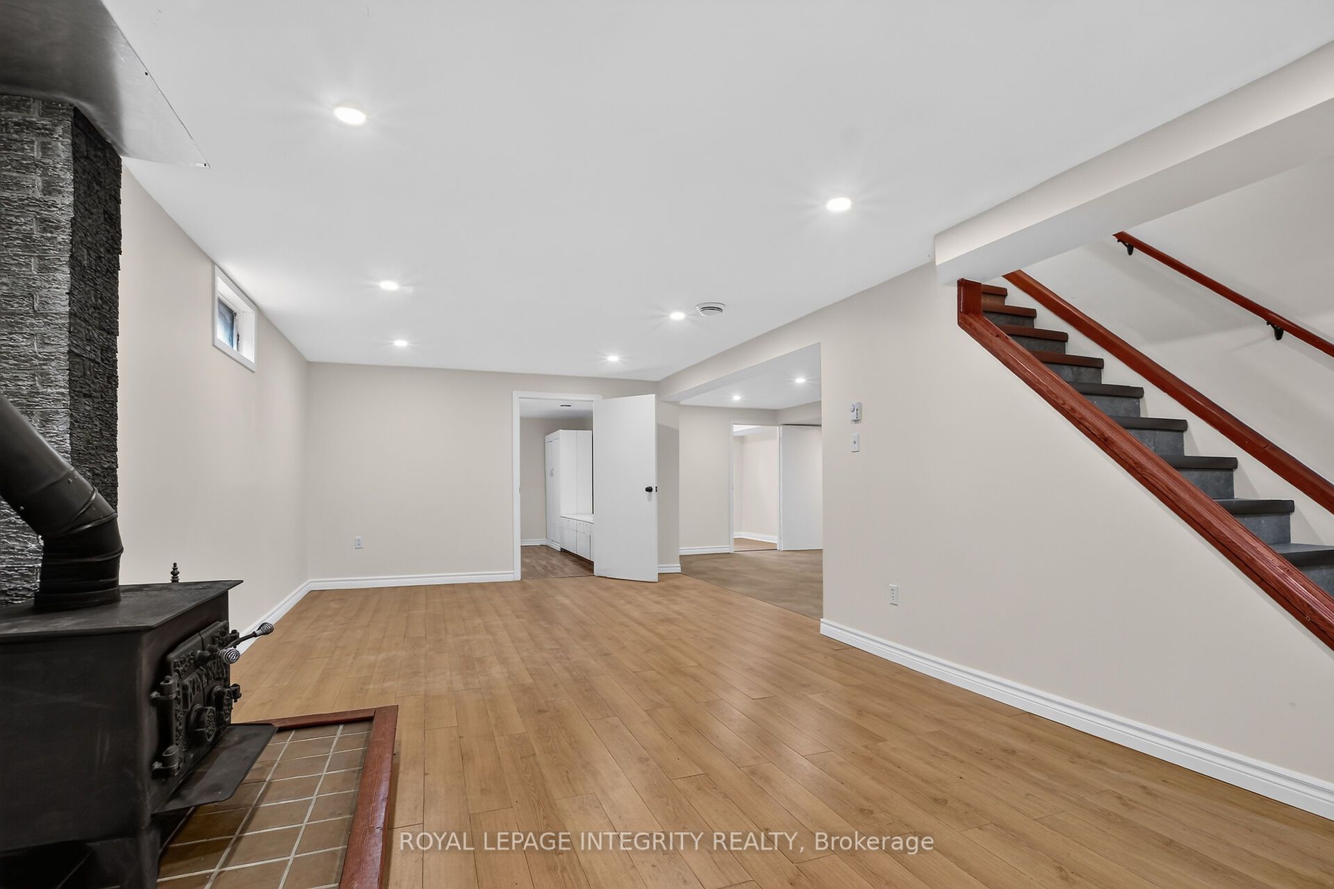 333 Charron Street Property Photo 25