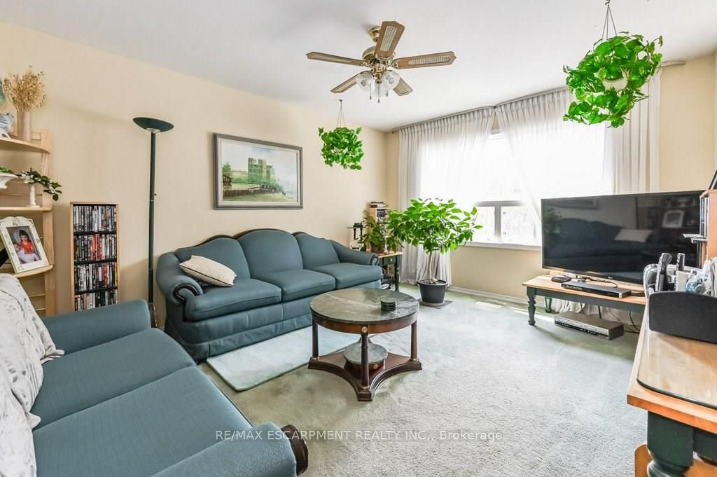 641 Limeridge Road E Property Photo 4