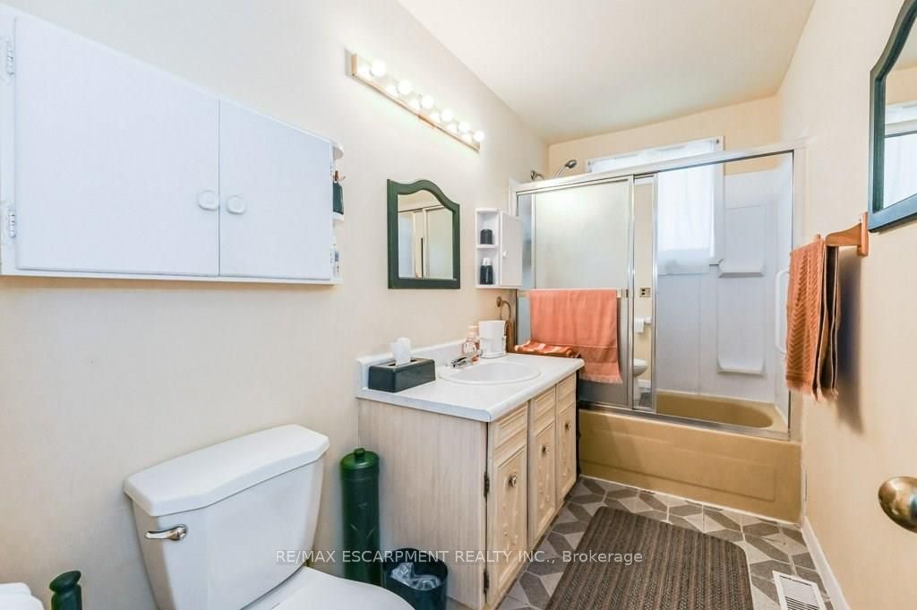 641 Limeridge Road E Property Photo 15
