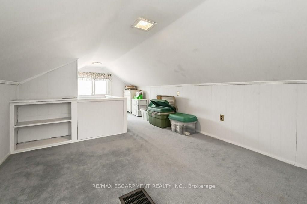 641 Limeridge Road E Property Photo 16