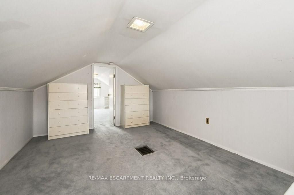 641 Limeridge Road E Property Photo 17