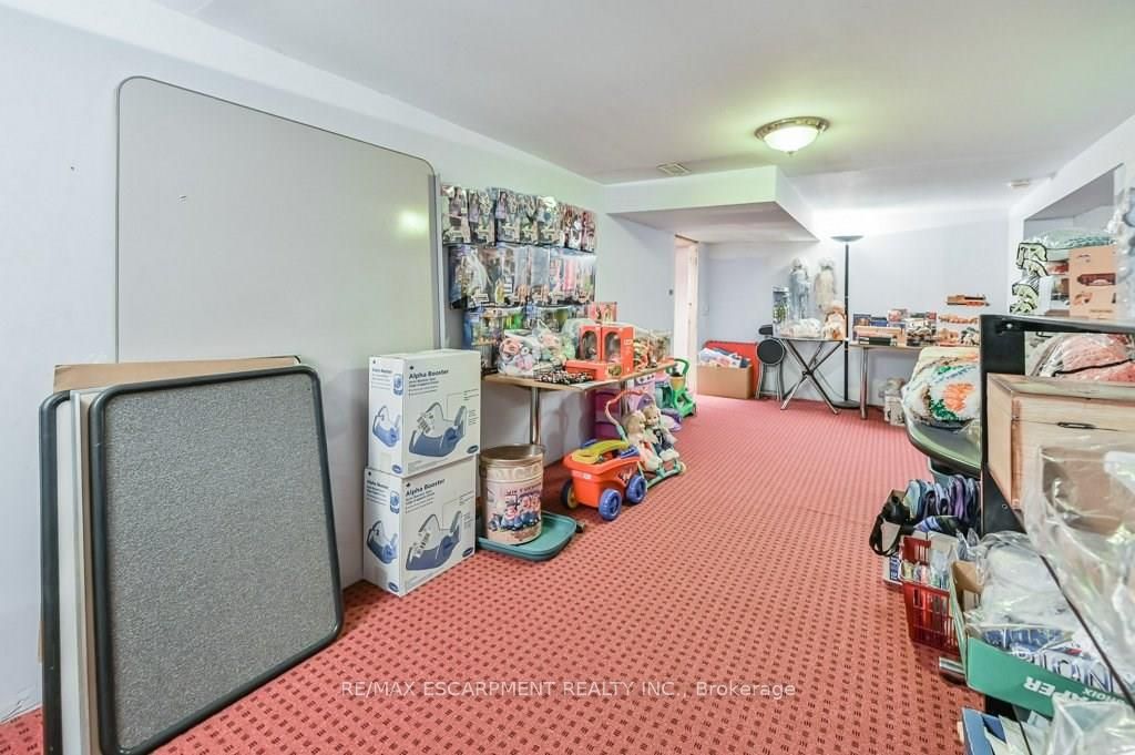 641 Limeridge Road E Property Photo 23