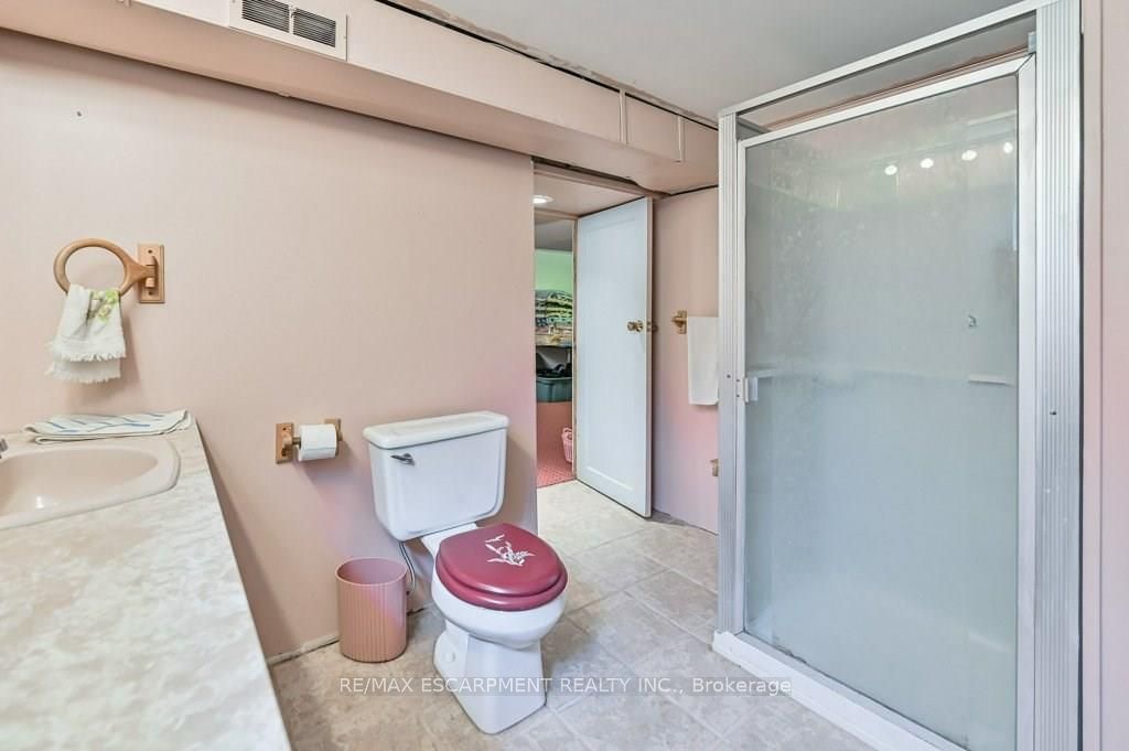 641 Limeridge Road E Property Photo 25