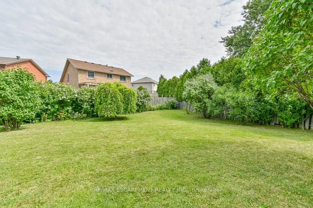641 Limeridge Road E Property Photo 28
