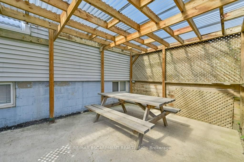641 Limeridge Road E Property Photo 34