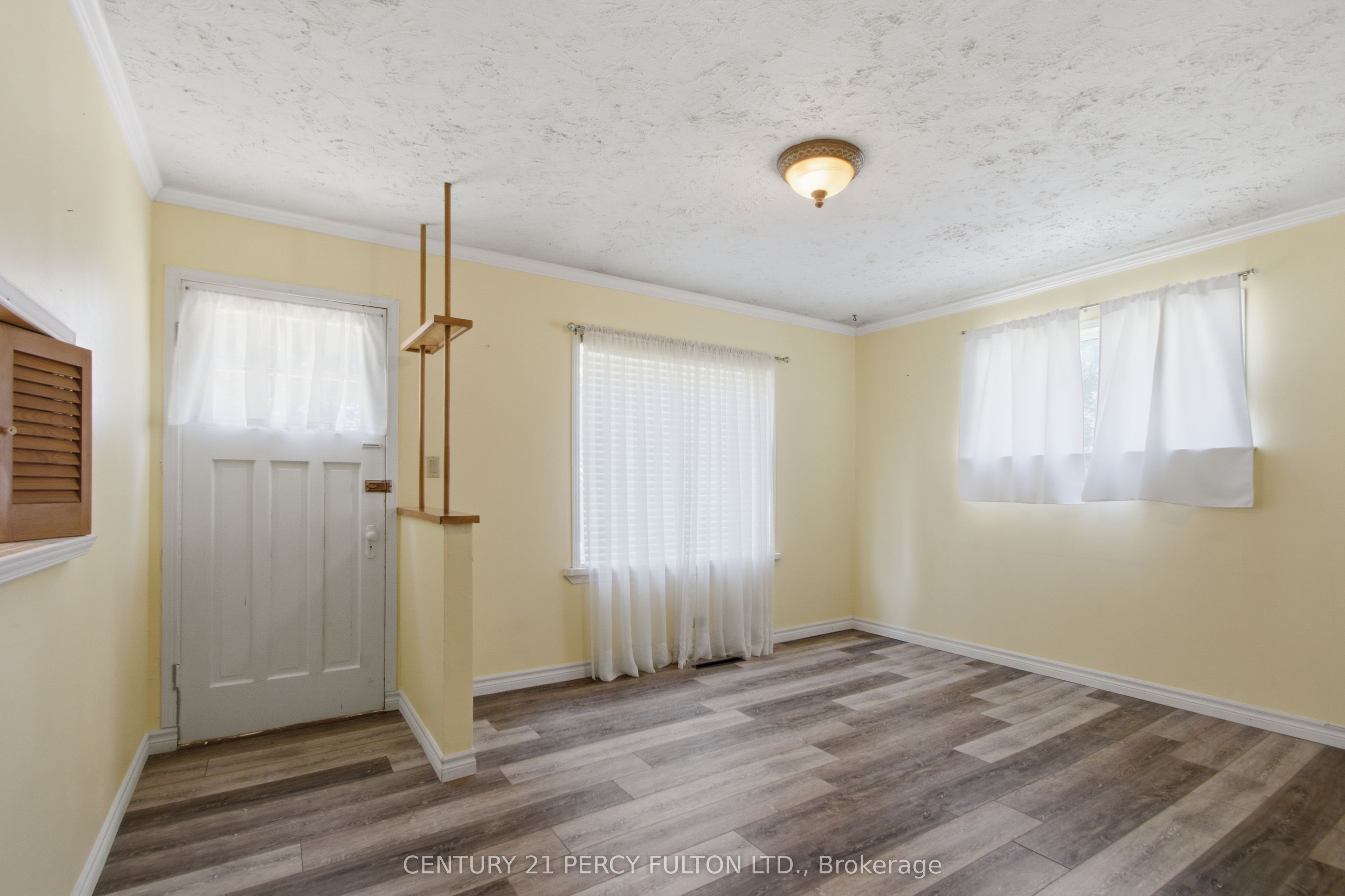 7 Valleyview Crescent Property Photo 4