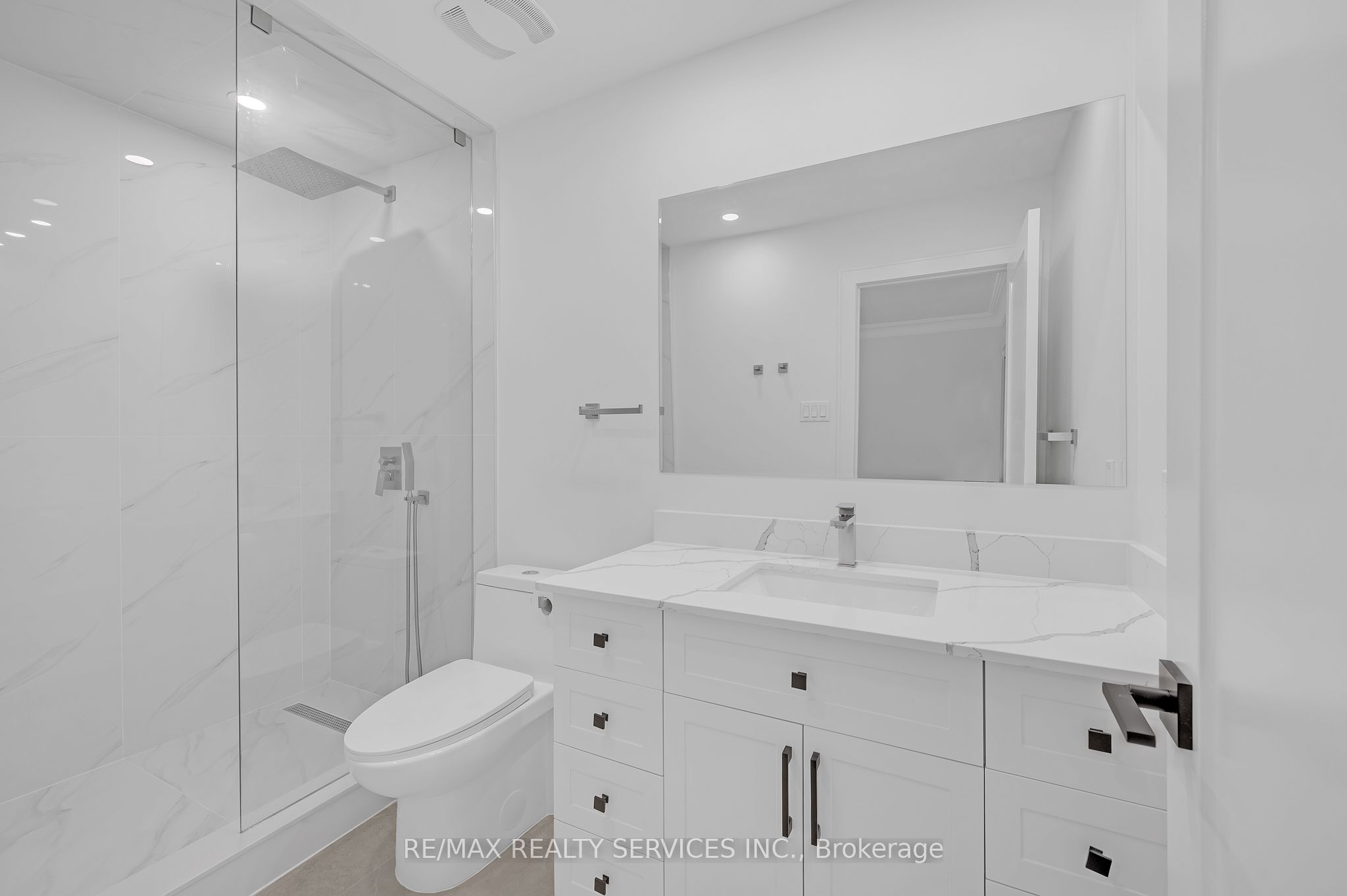 326 Mountain Road Property Photo 14