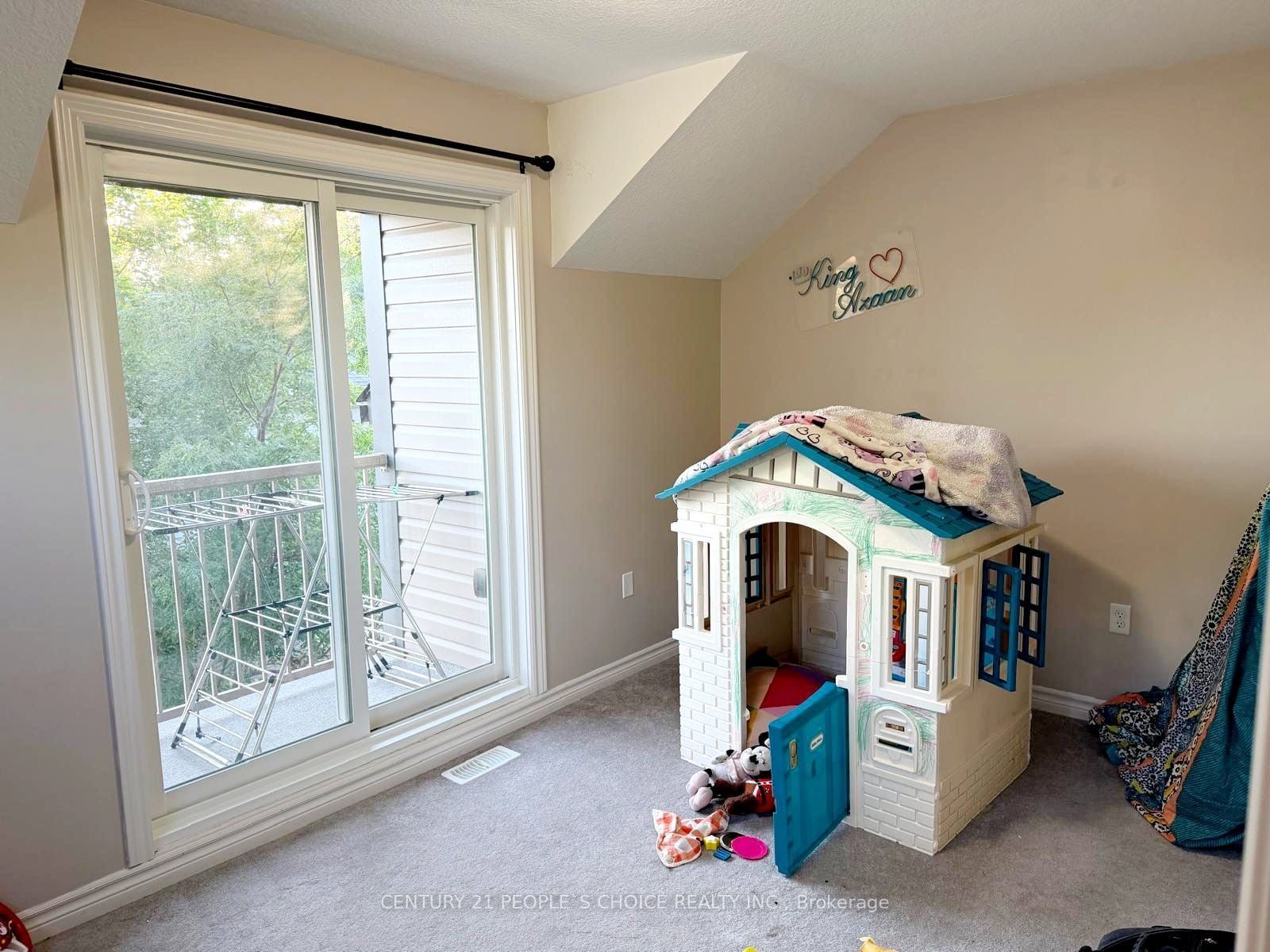 12 Poplar Drive 1 Property Photo 8