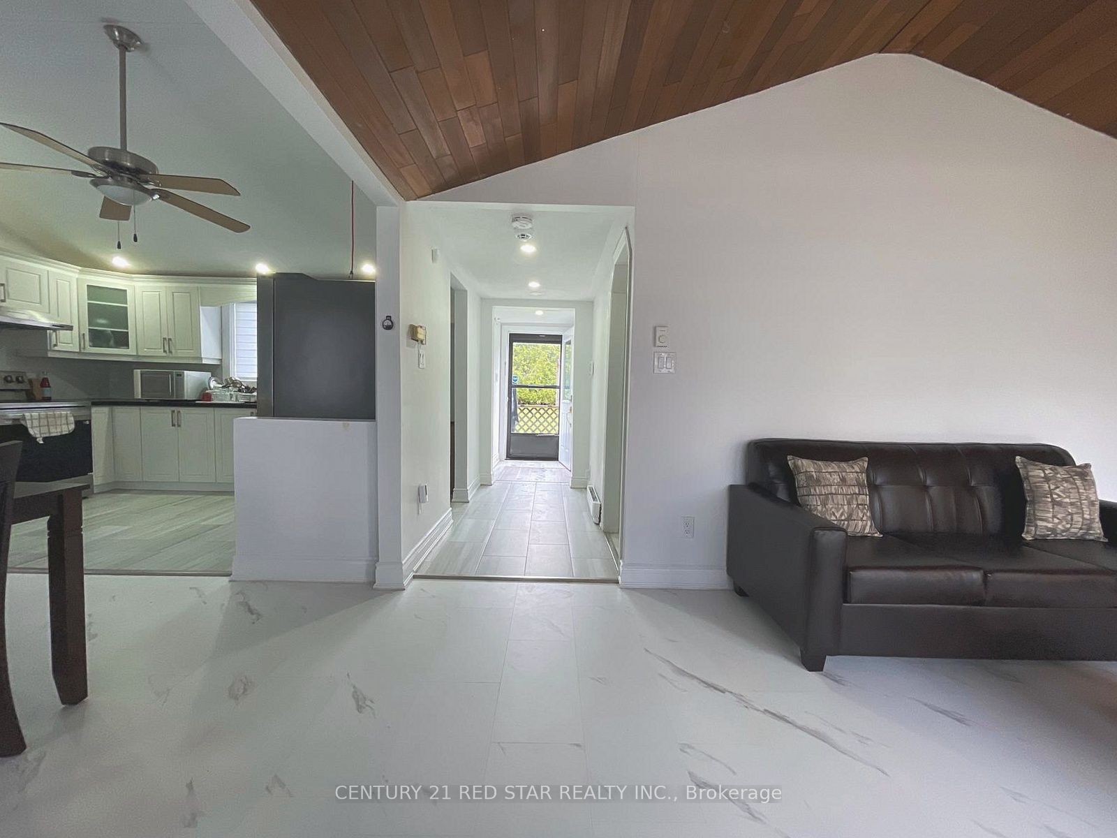209 Evans Street Property Photo 9